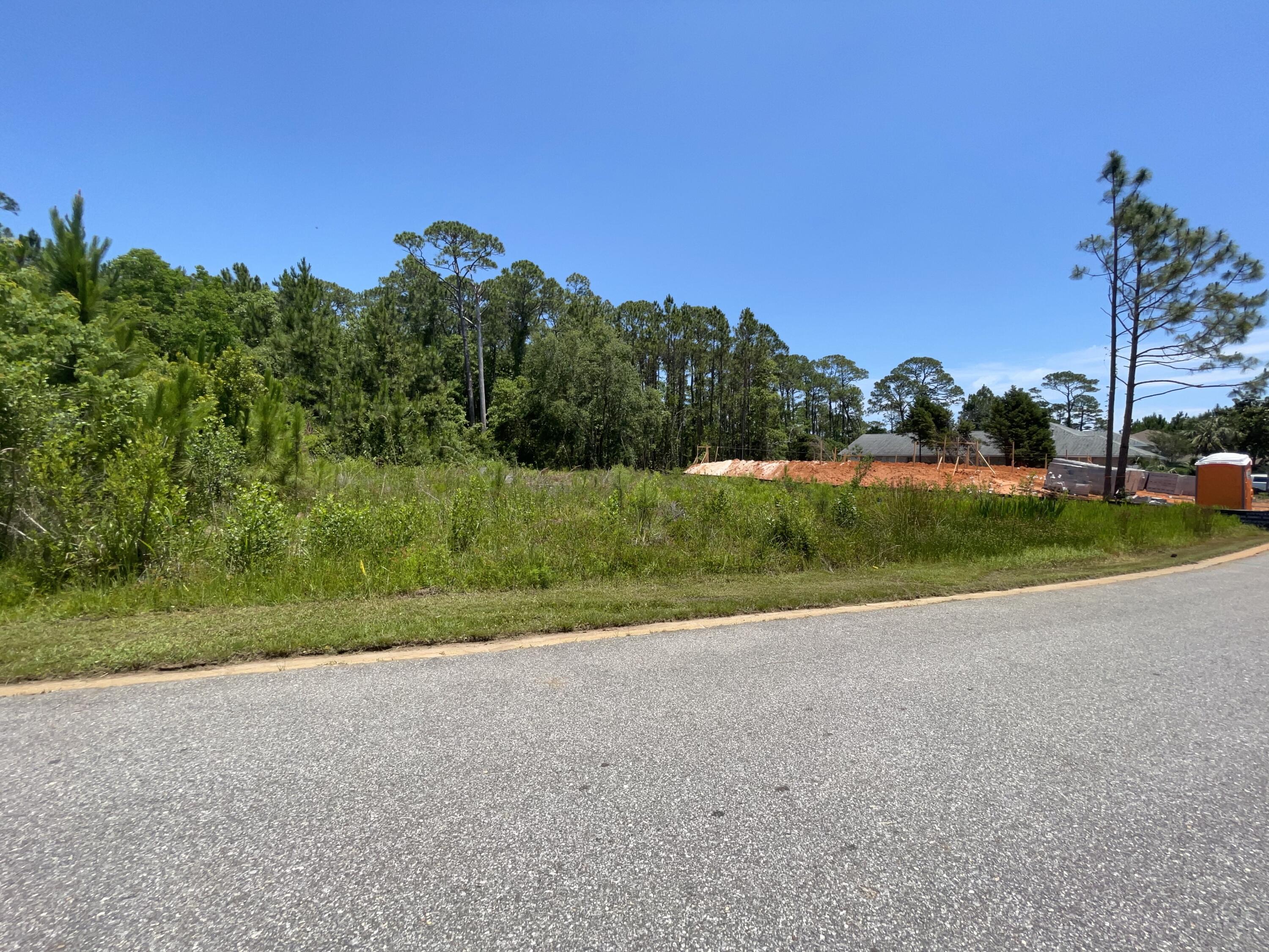 BISCAYNE POINTE - Land