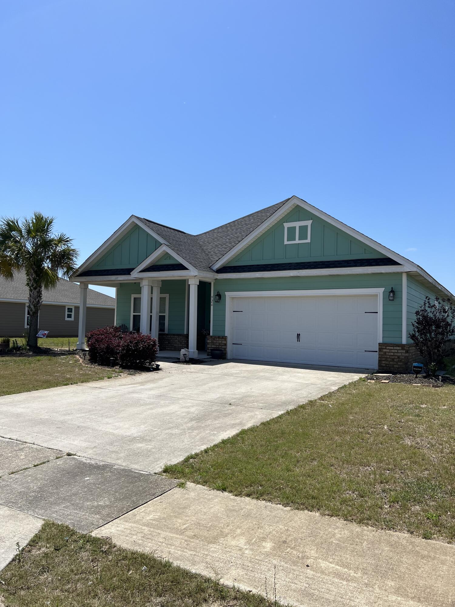 Cross creek estates is located in Freeport, FL. This location is about 30 minutes from Panama City Beach or Destin! You're also a little over 1 hr from Pensacola. You will have all the peace & quiet without being too secluded from the beaches & shopping. This home features an award winning floor plan, quartz counter tops, stainless steel appliances & farm sink, trey ceilings & crown molding. You will have plenty of storage & space in this gorgeous 4 bedroom, you can enjoy the outdoors as well on your screened in porch, covered patio space or the Cross Creek community pool! Call to schedule a showing with your Realtor today!