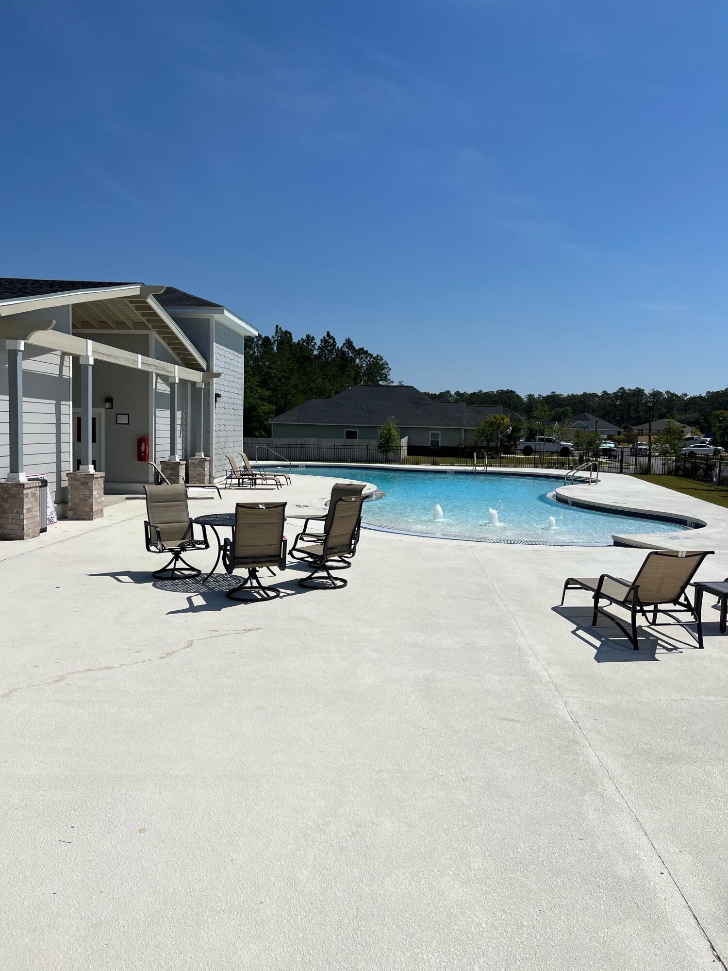 CROSS CREEK - Residential