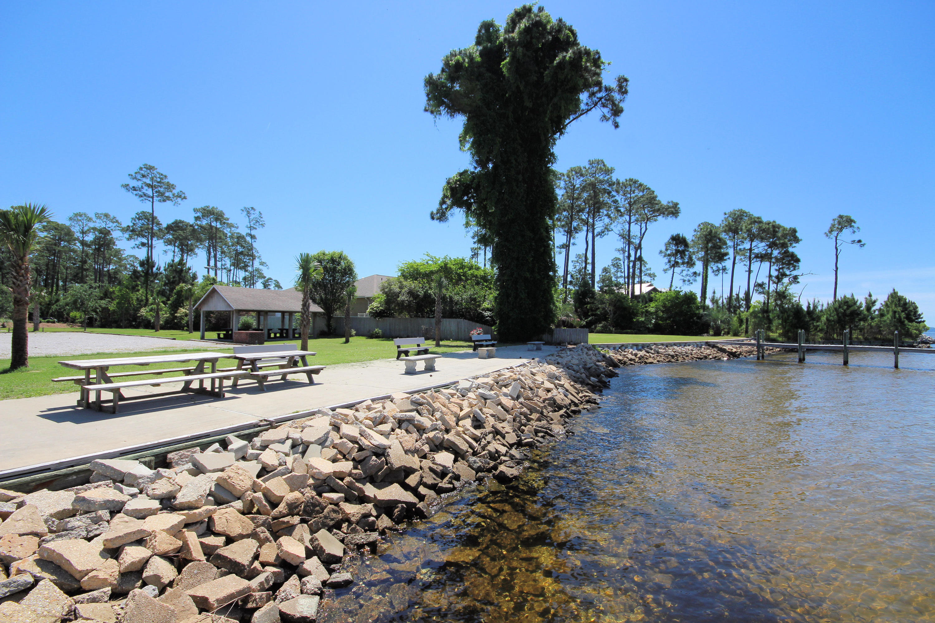 DANA POINTE - Residential