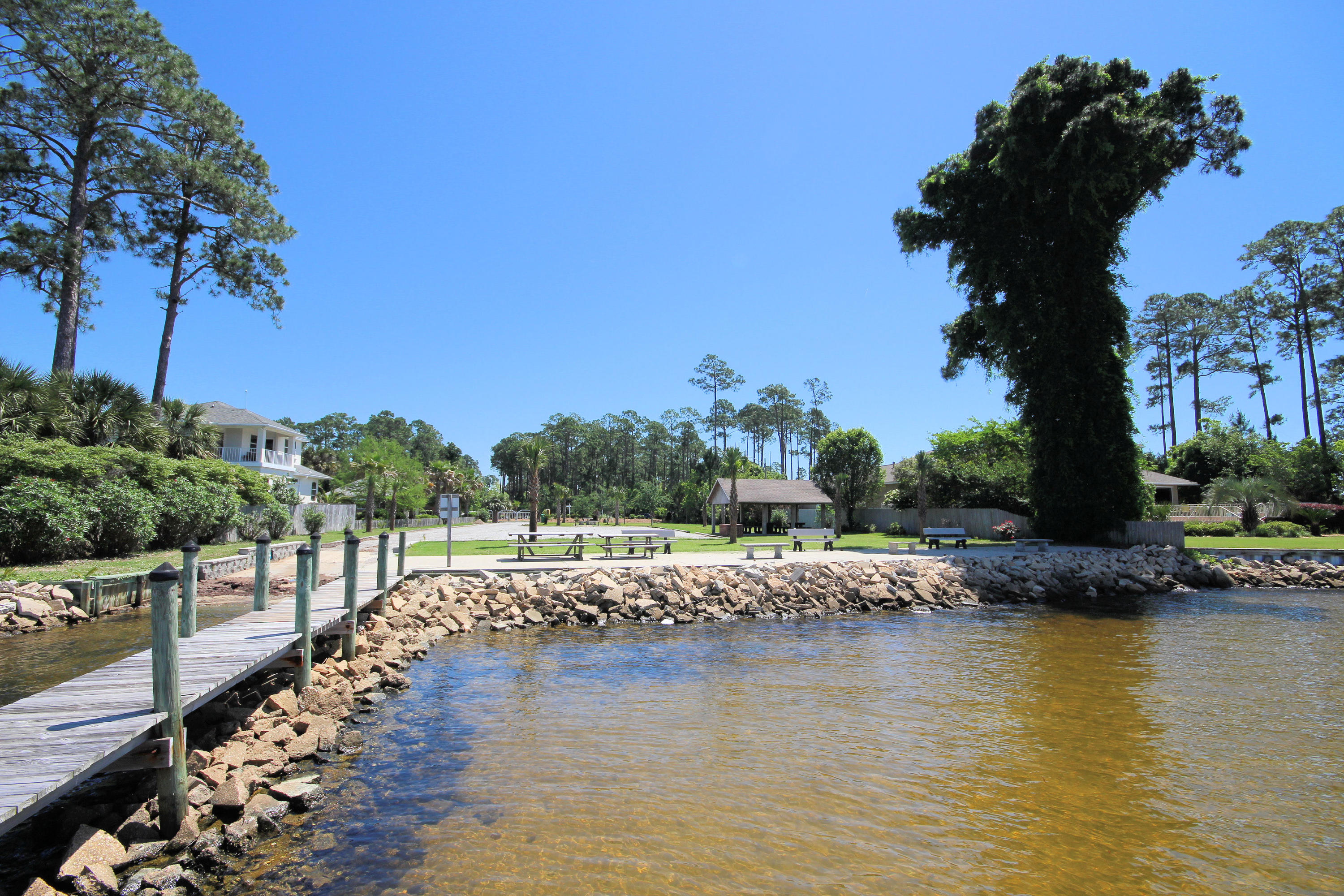 DANA POINTE - Residential