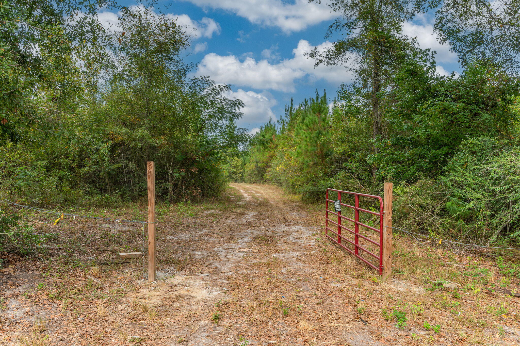 METES & BOUNDS - Land