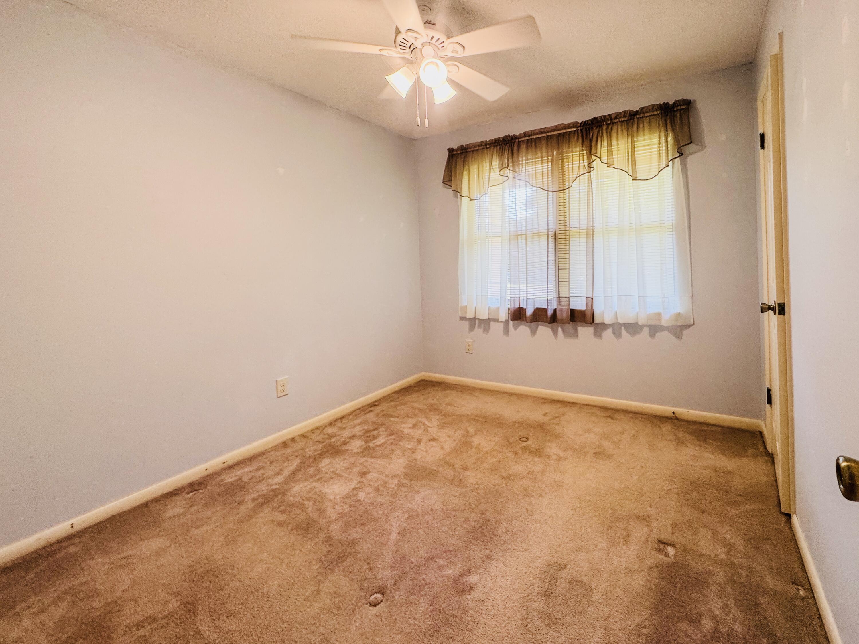PORT DIXIE S1/2 OF LOTS 26 TO 28 BLK 32 - Residential