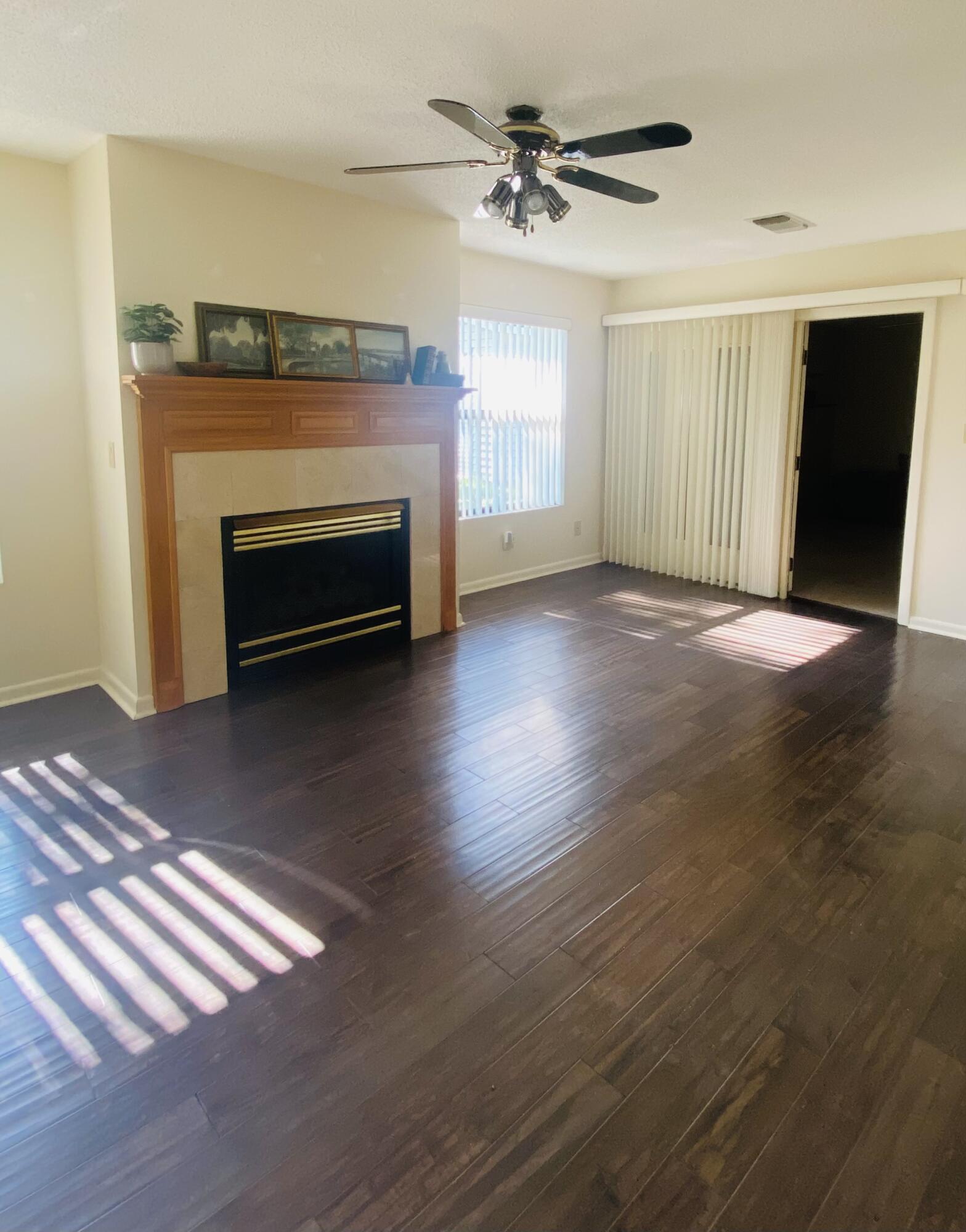 PORT DIXIE S1/2 OF LOTS 26 TO 28 BLK 32 - Residential