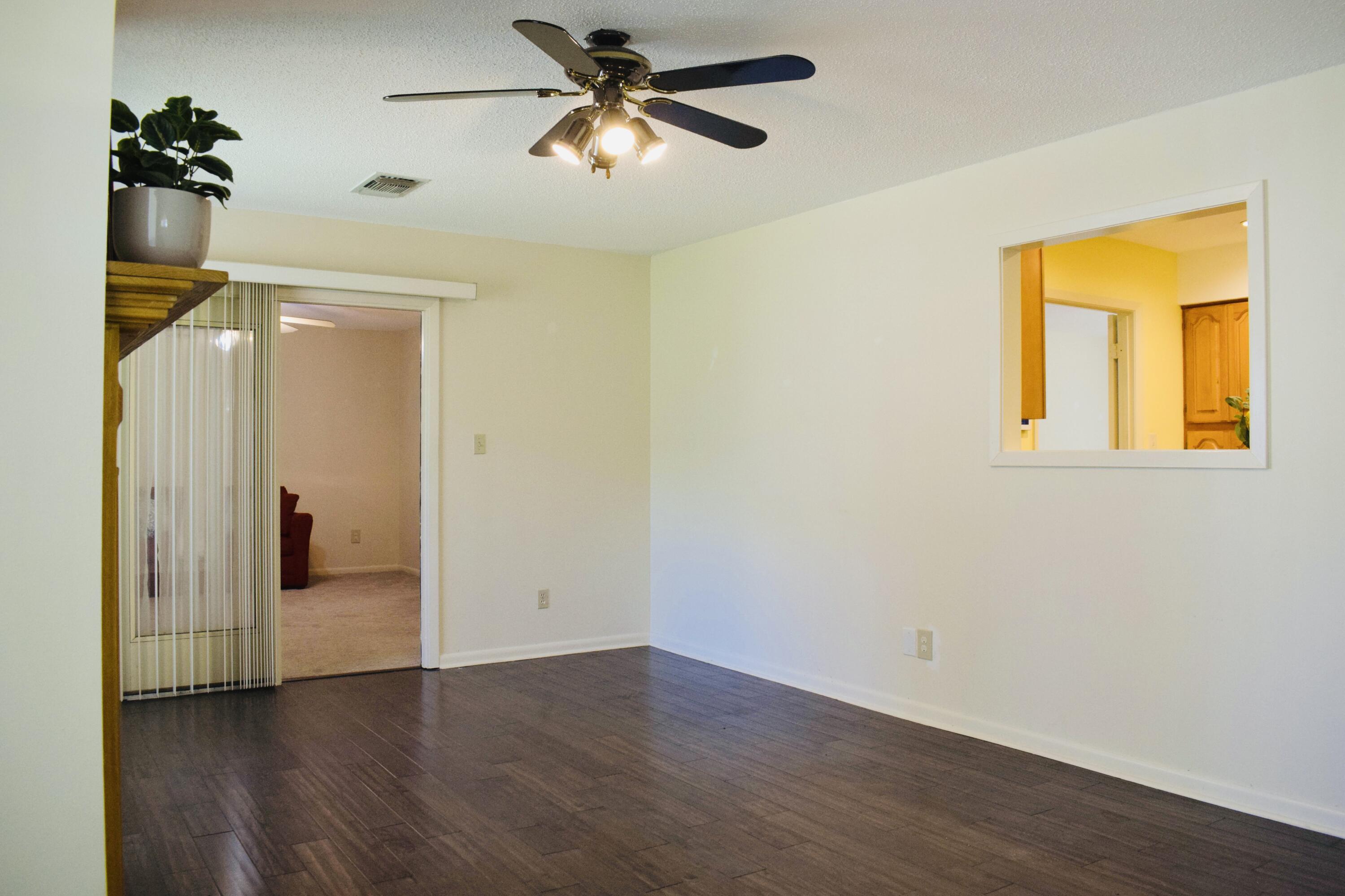 PORT DIXIE S1/2 OF LOTS 26 TO 28 BLK 32 - Residential