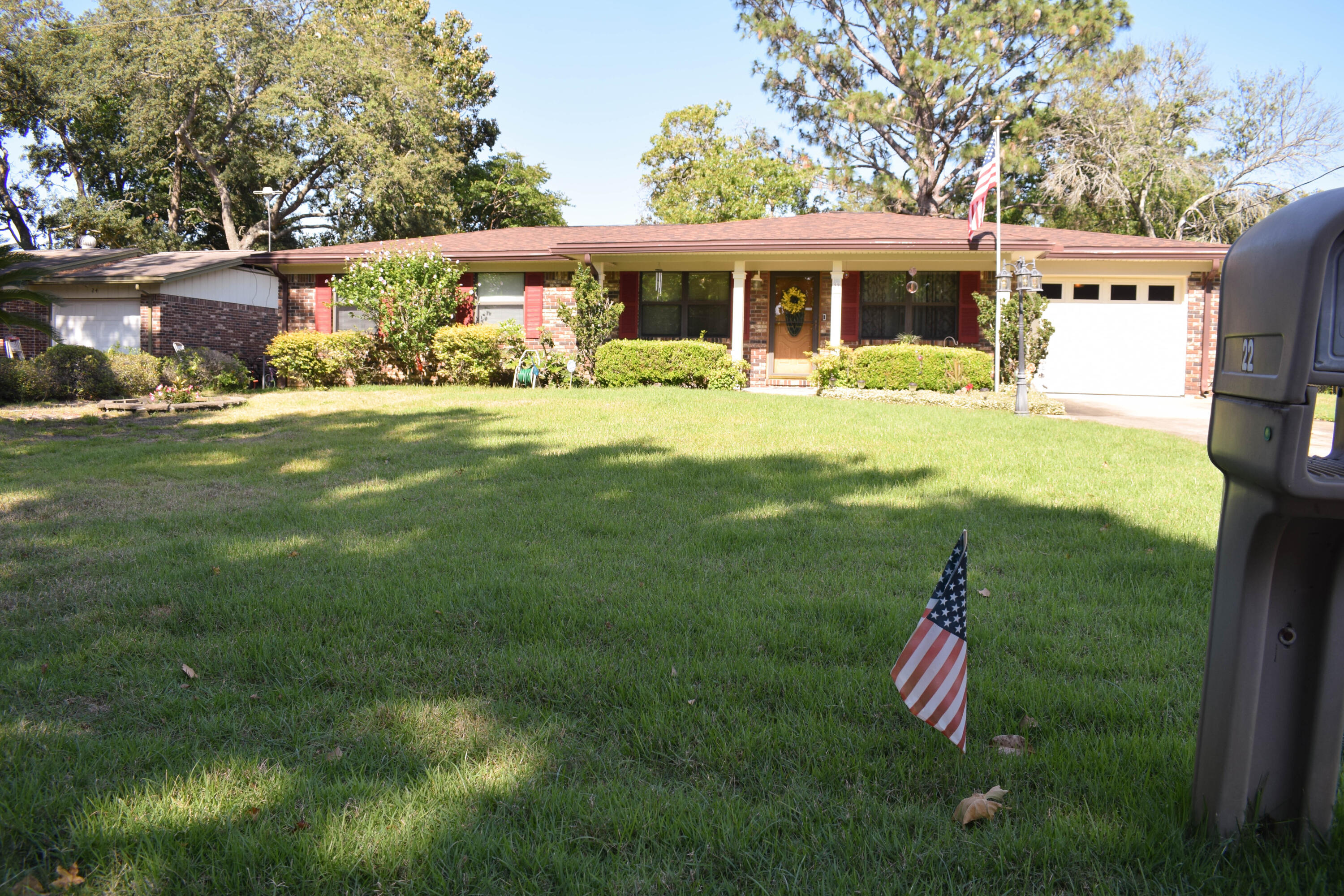PORT DIXIE S1/2 OF LOTS 26 TO 28 BLK 32 - Residential
