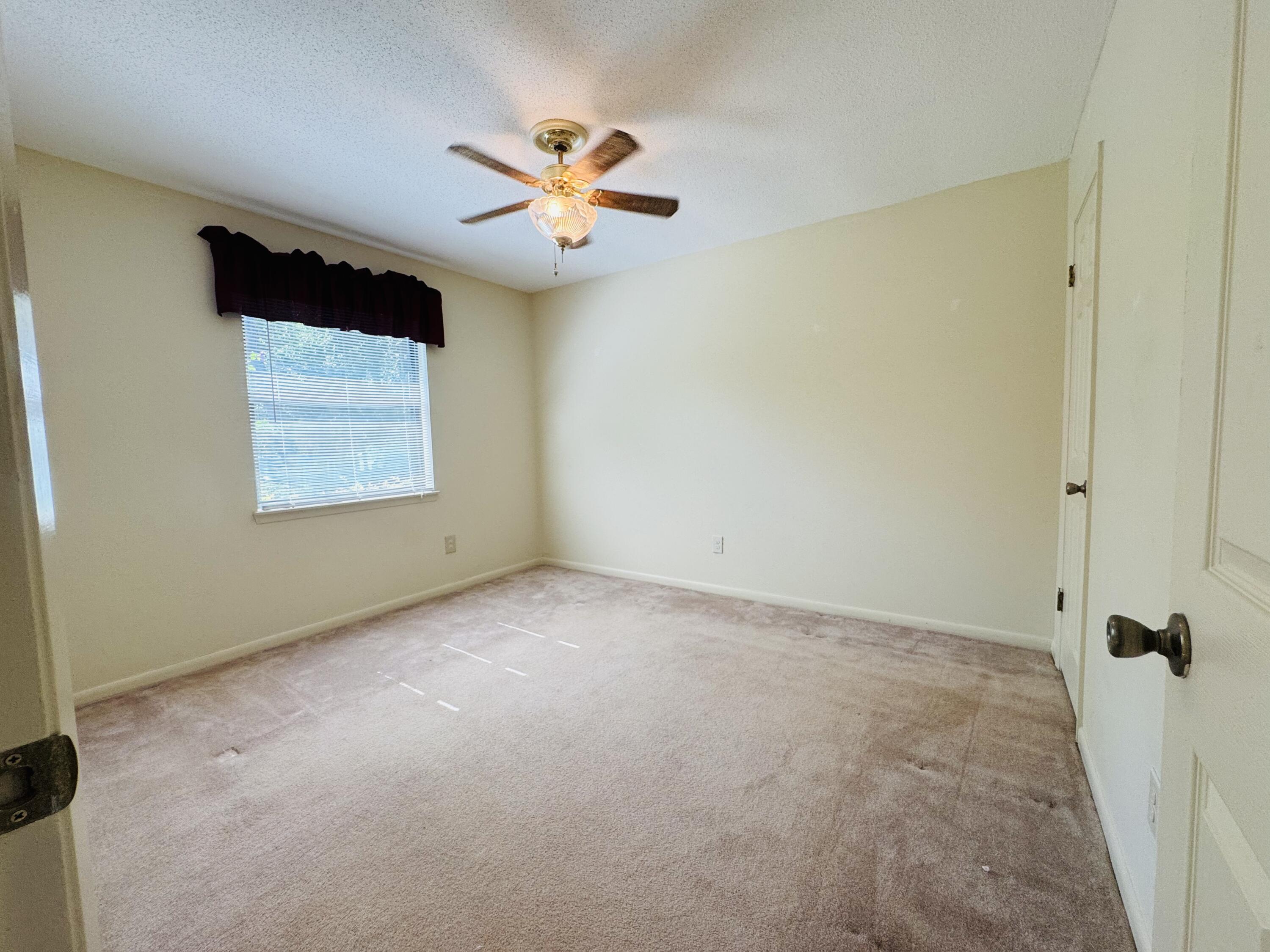 PORT DIXIE S1/2 OF LOTS 26 TO 28 BLK 32 - Residential