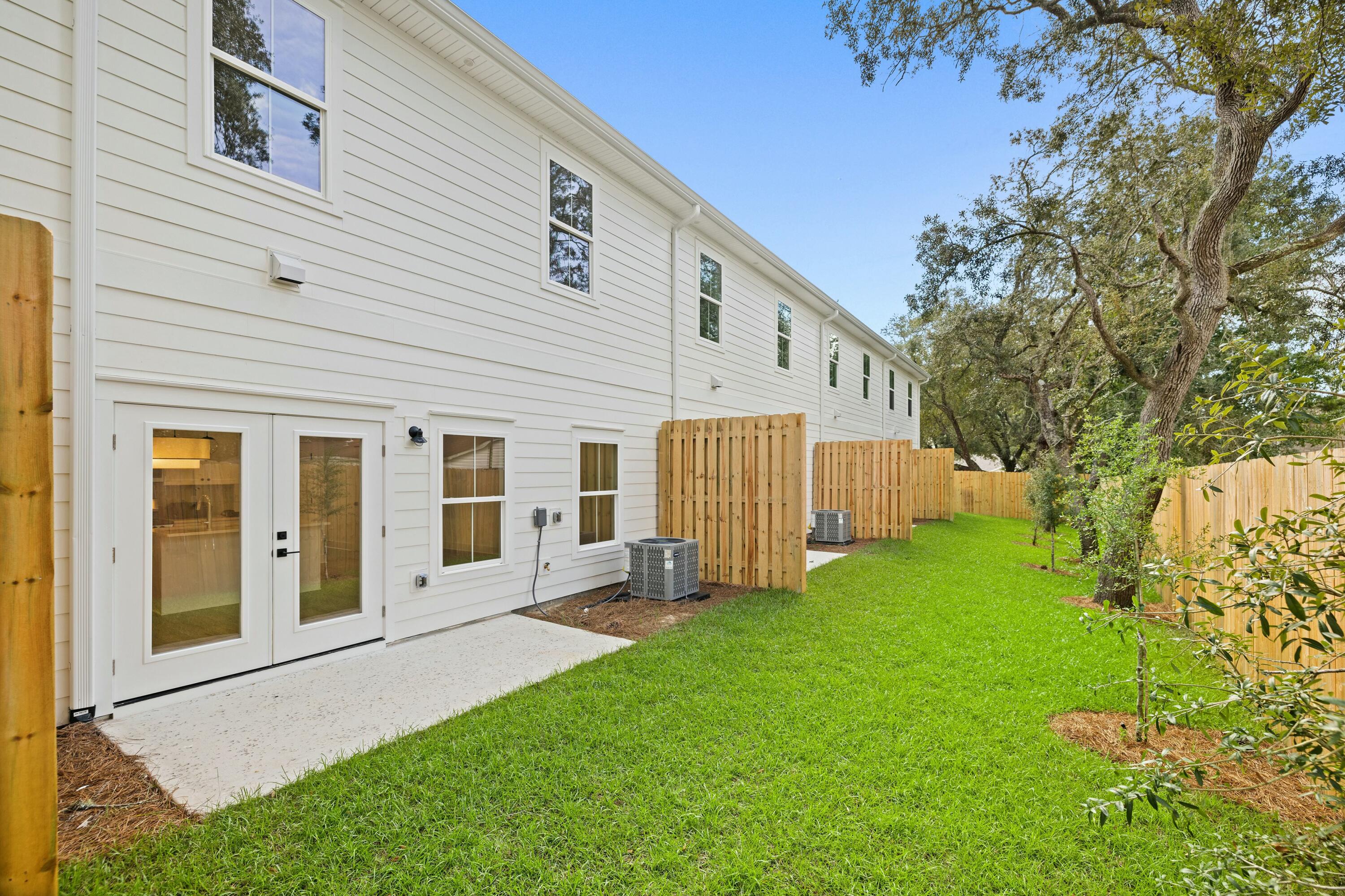 BAY BREEZE T/H - Residential