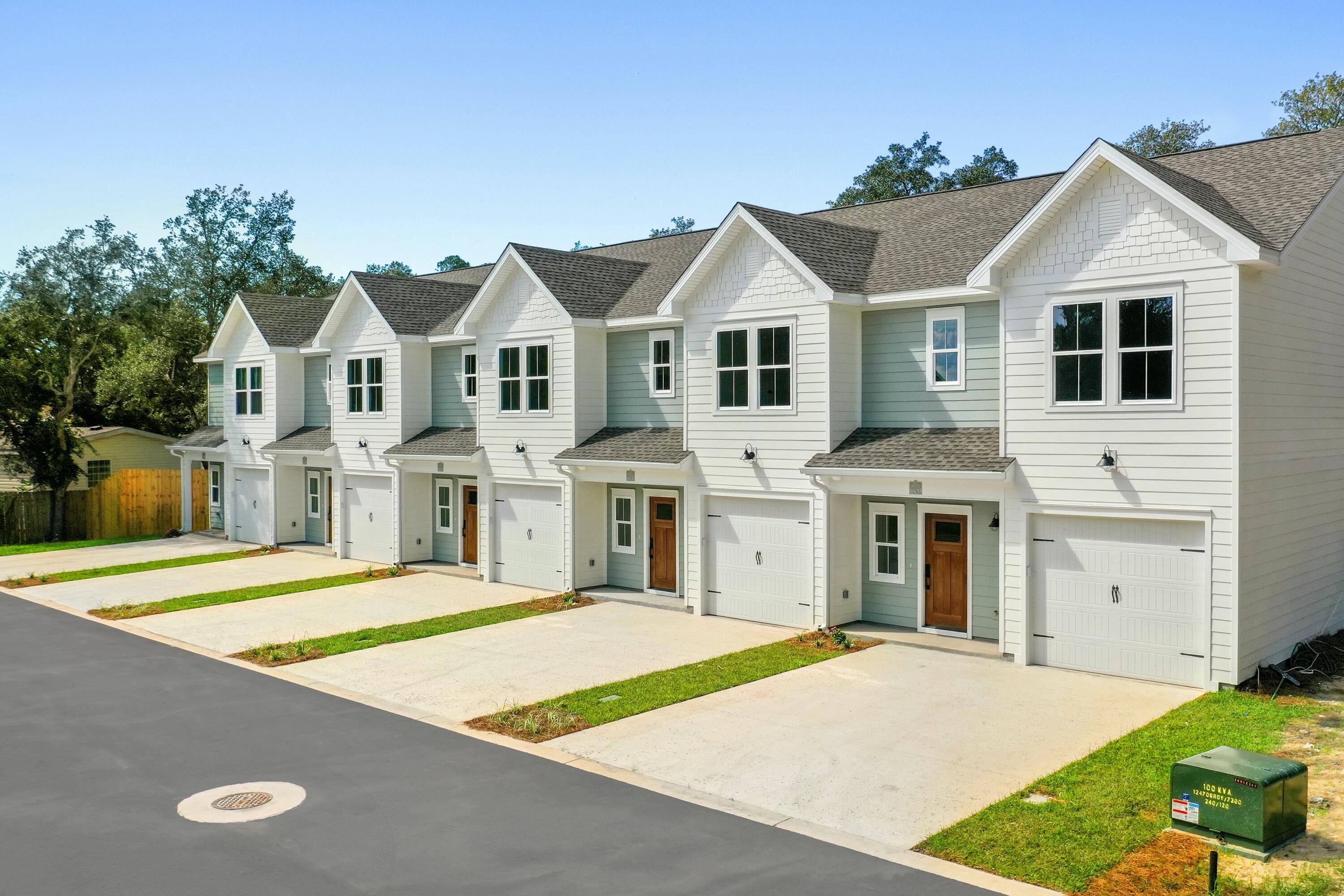 BAY BREEZE T/H - Residential