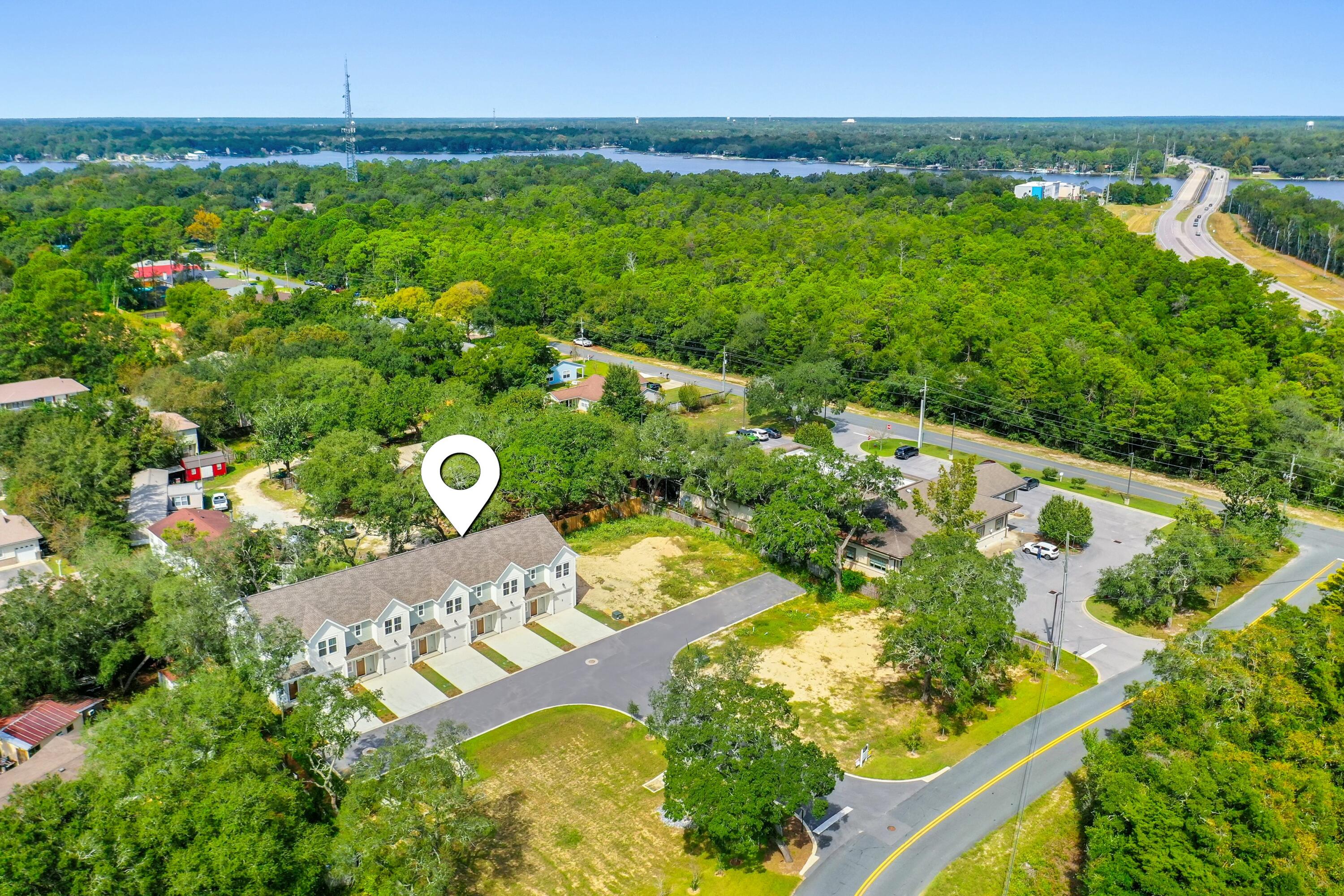 BAY BREEZE T/H - Residential
