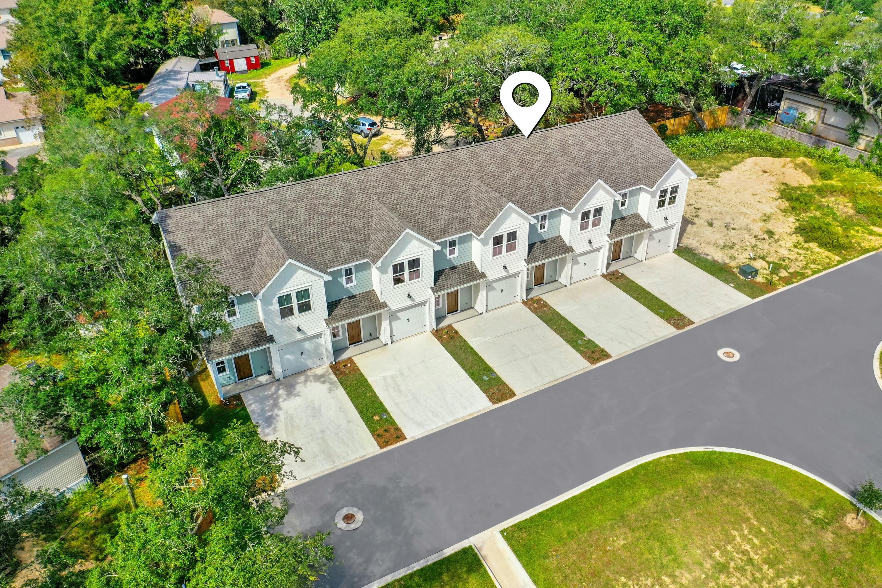 BAY BREEZE T/H - Residential