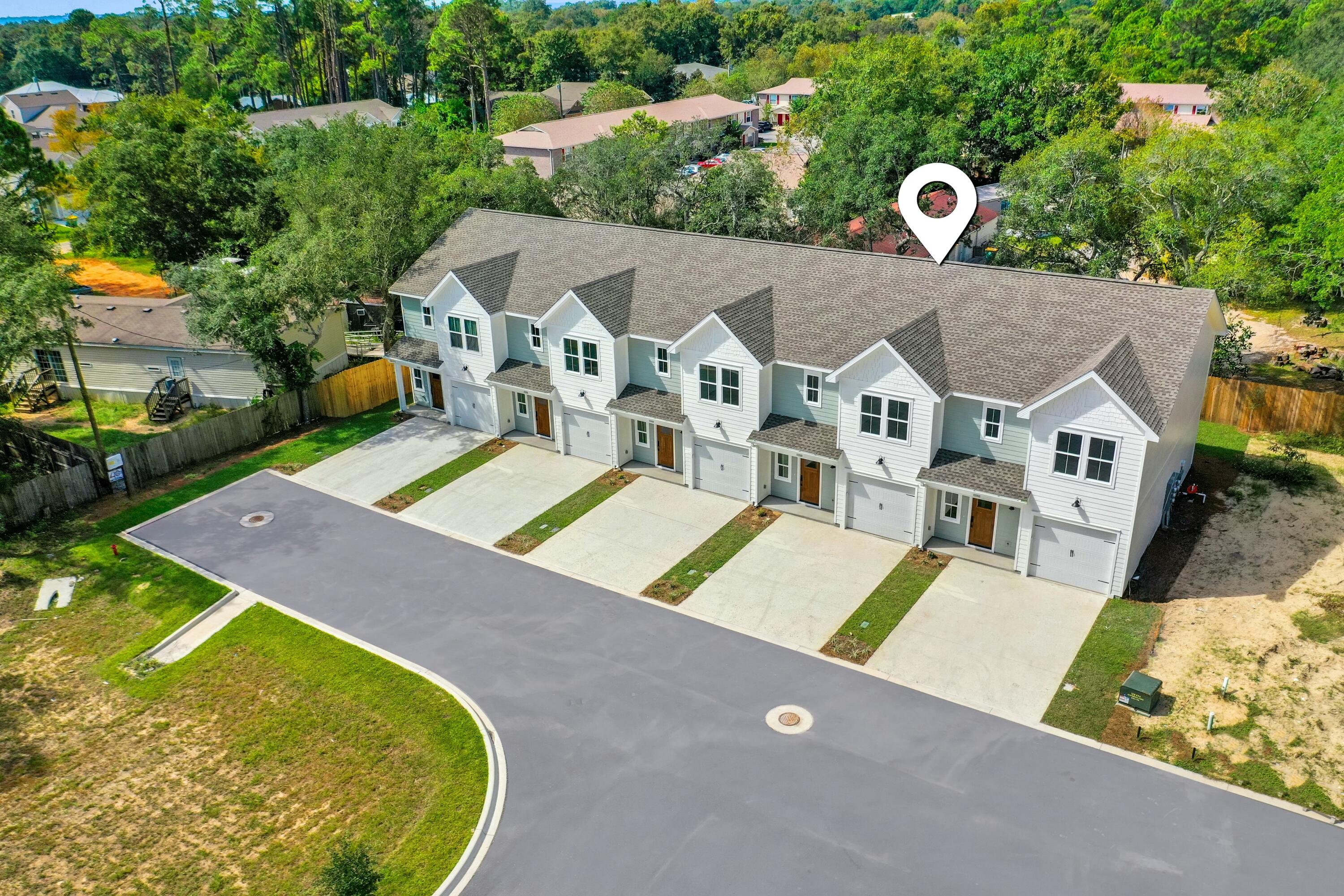 BAY BREEZE T/H - Residential