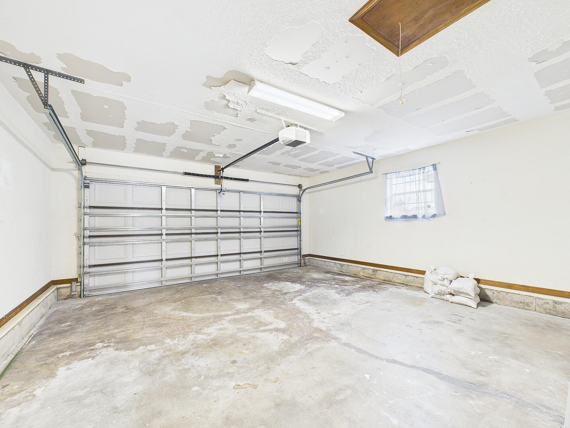 SUMMER HILLS LOT 10 - Residential