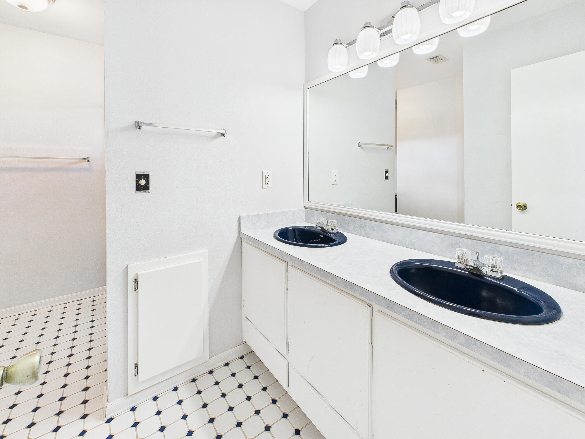 SUMMER HILLS LOT 10 - Residential