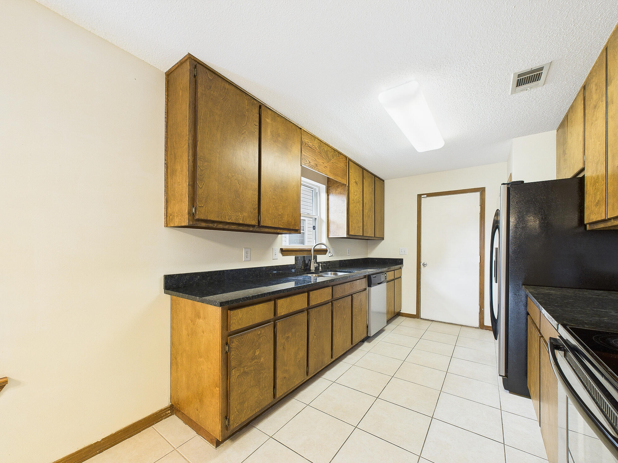 SUMMER HILLS LOT 10 - Residential