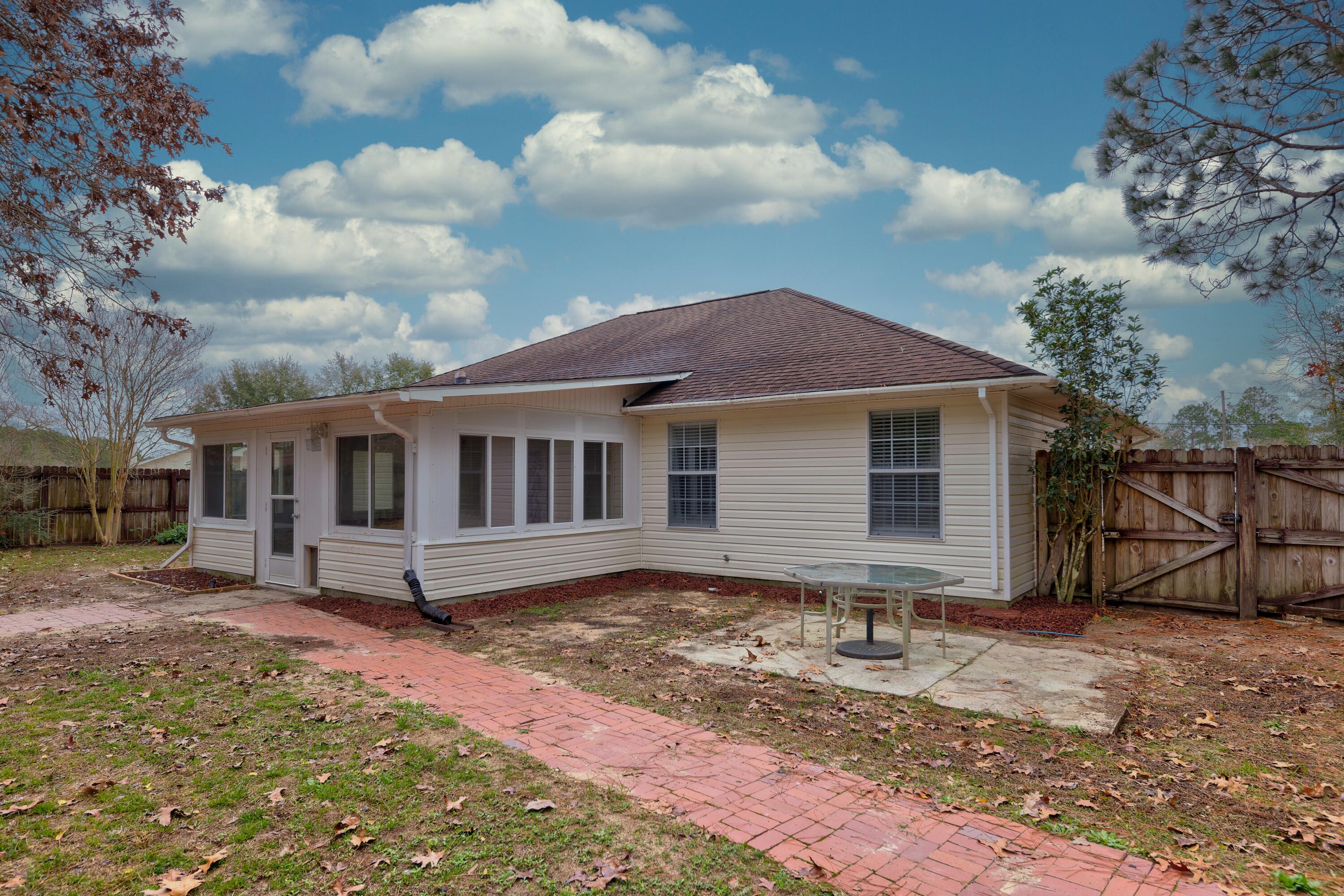 COUNTRYVIEW EST 4TH PH II LOT 8 - Residential