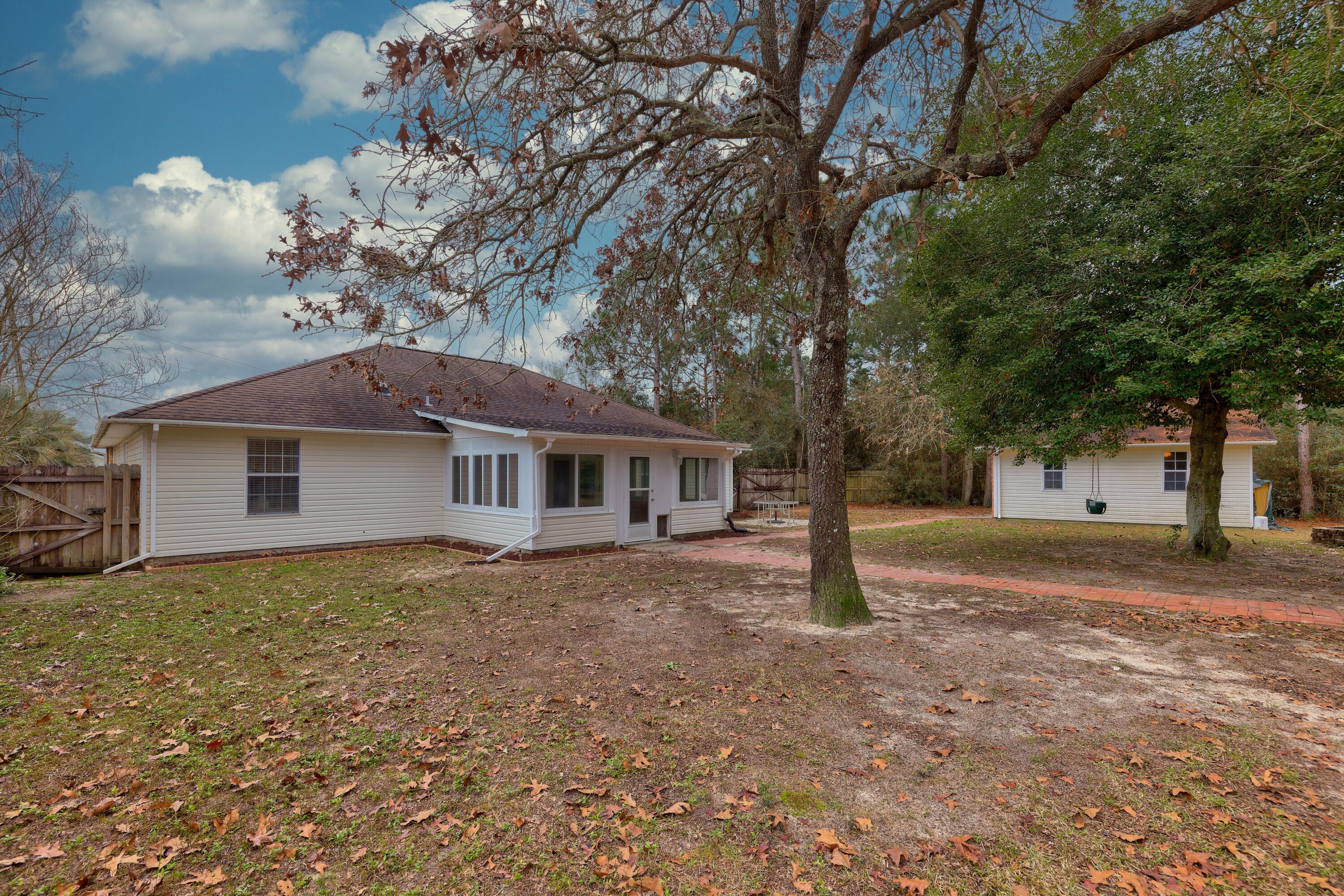 COUNTRYVIEW EST 4TH PH II LOT 8 - Residential