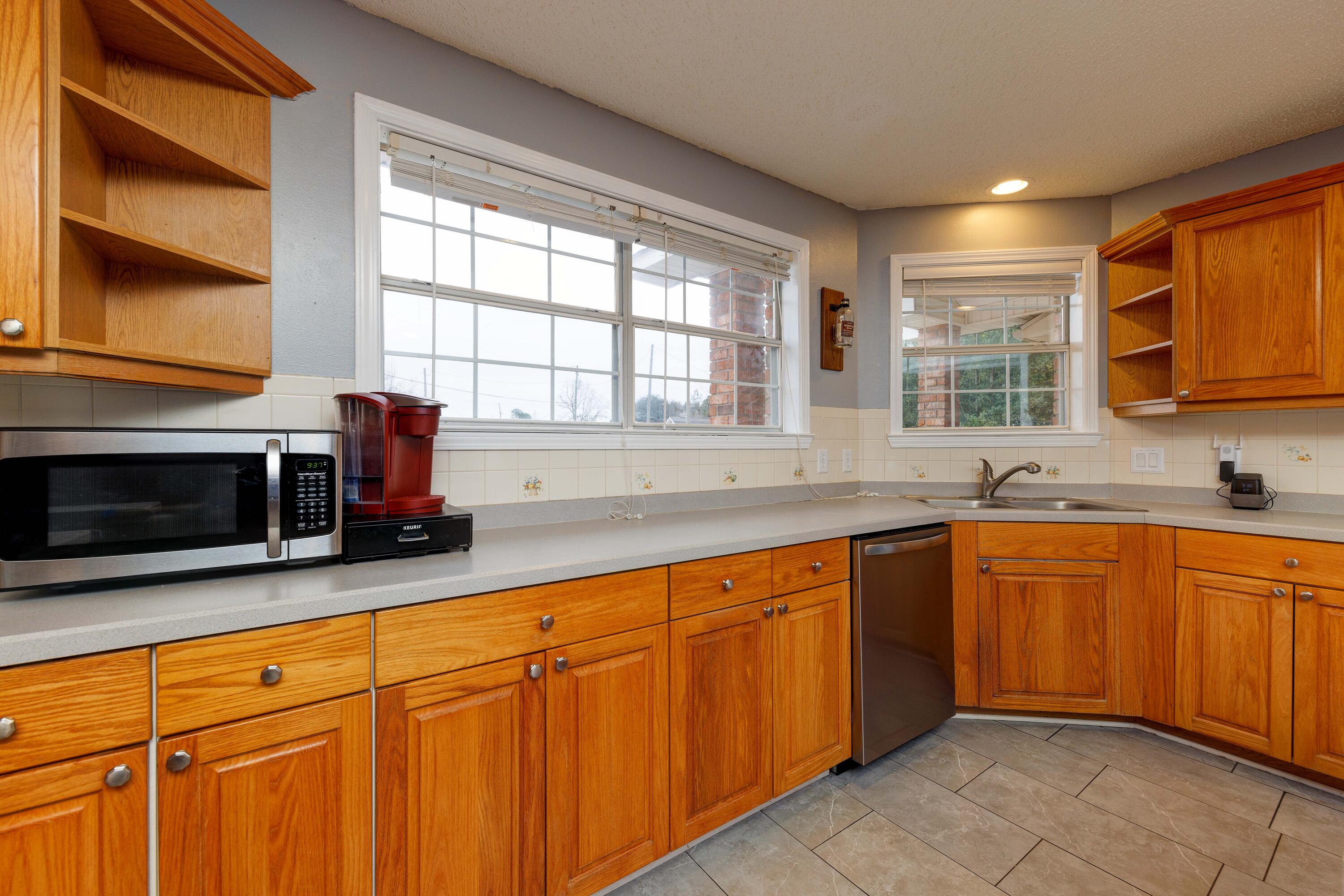 COUNTRYVIEW EST 4TH PH II LOT 8 - Residential