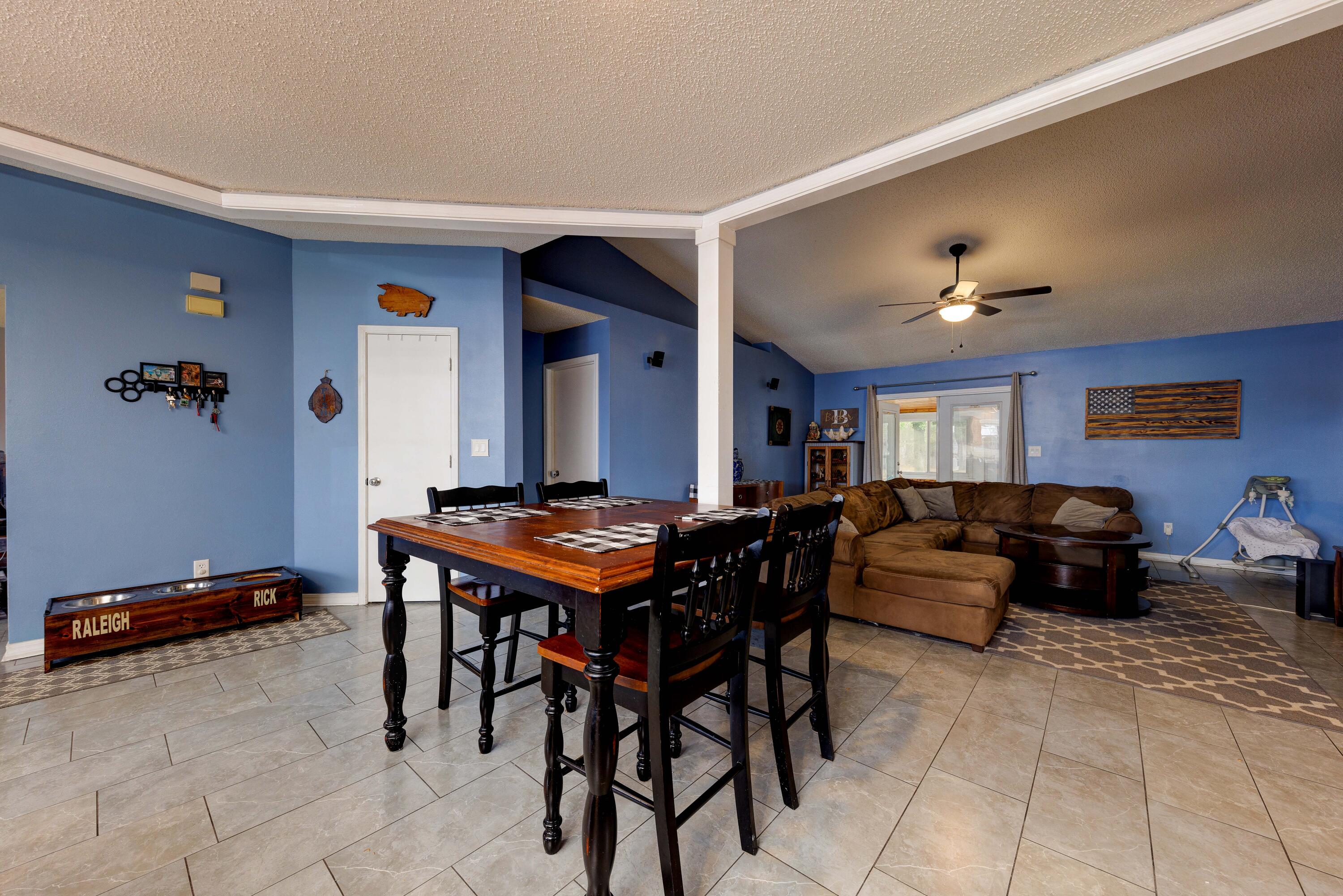 COUNTRYVIEW EST 4TH PH II LOT 8 - Residential