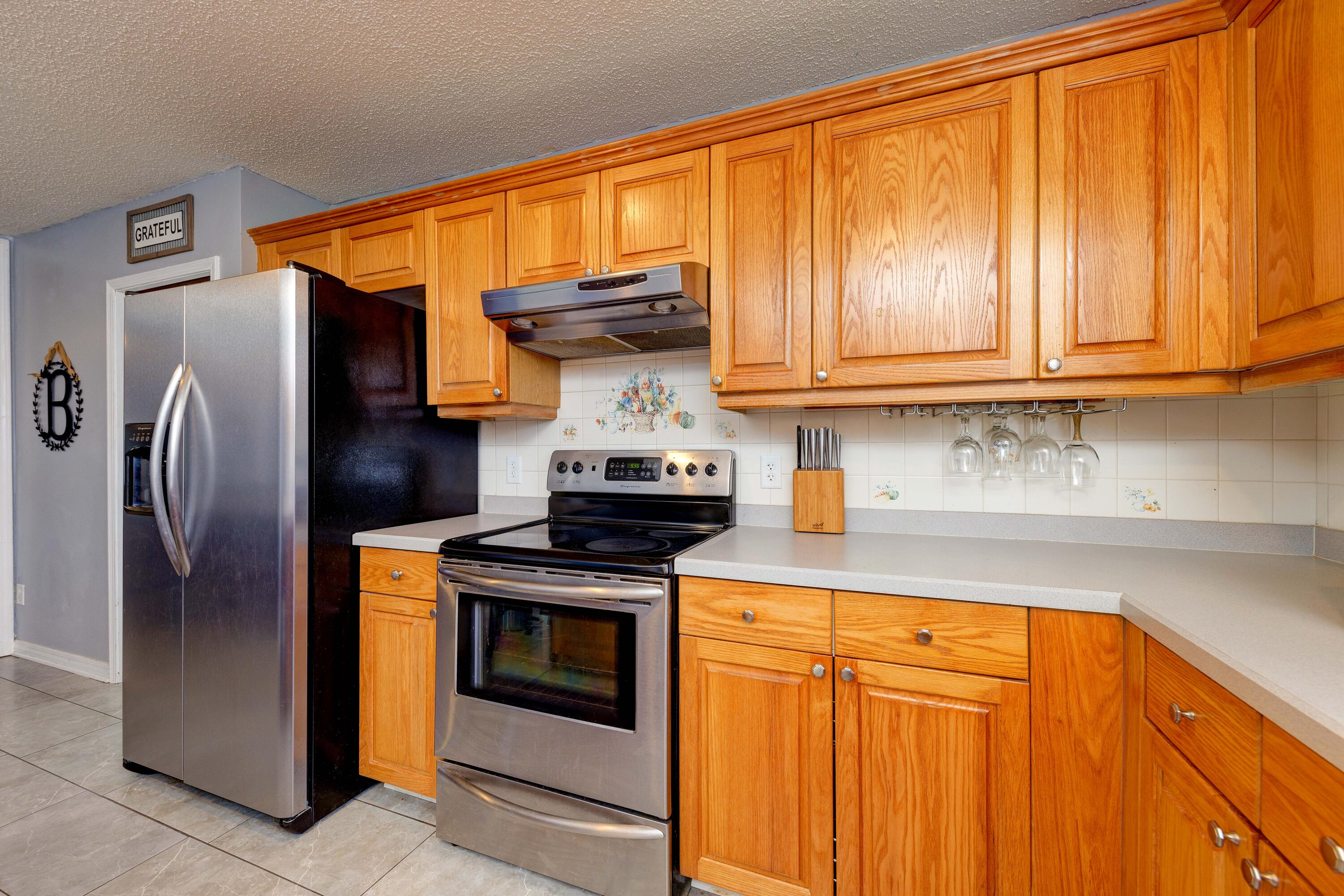 COUNTRYVIEW EST 4TH PH II LOT 8 - Residential