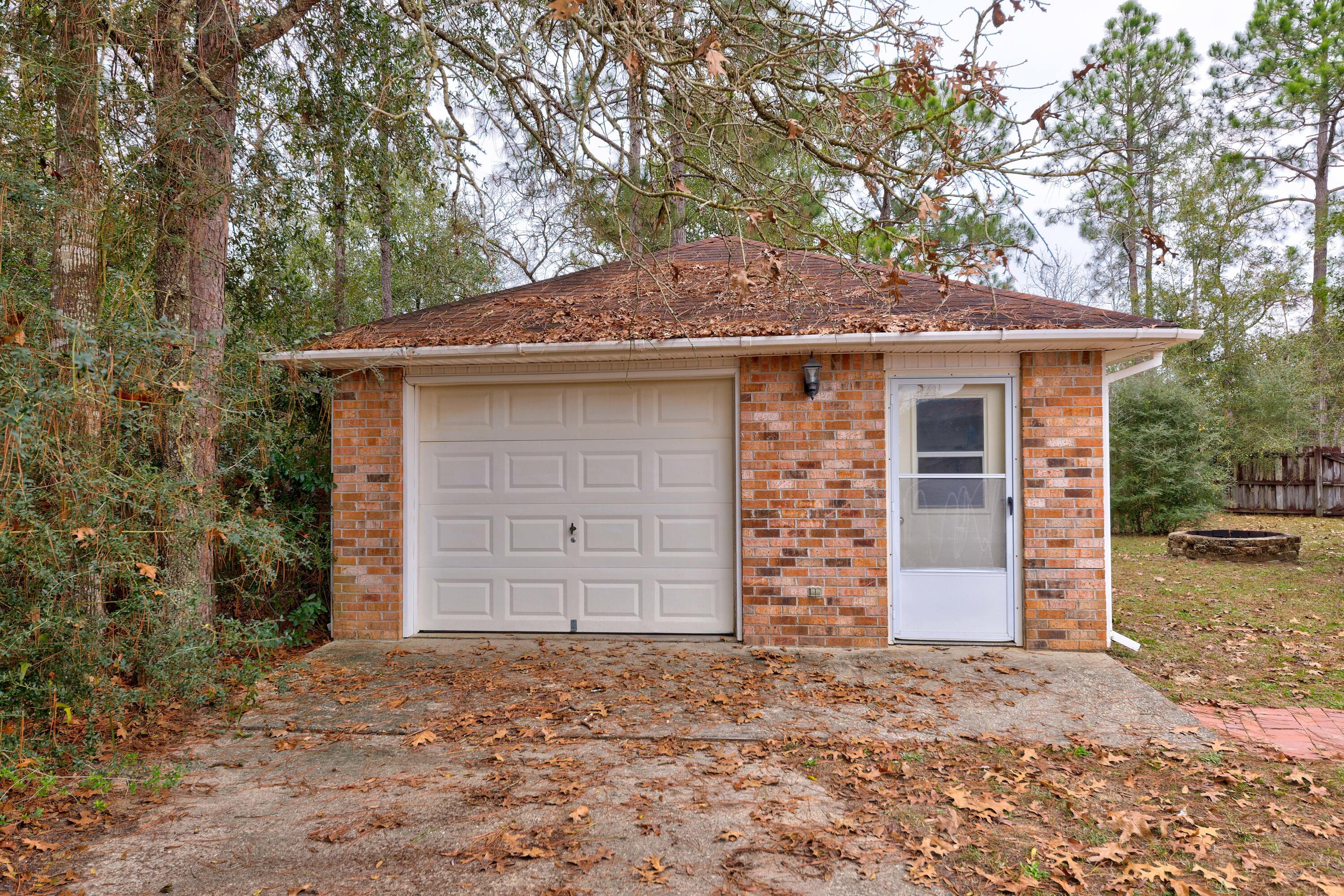 COUNTRYVIEW EST 4TH PH II LOT 8 - Residential