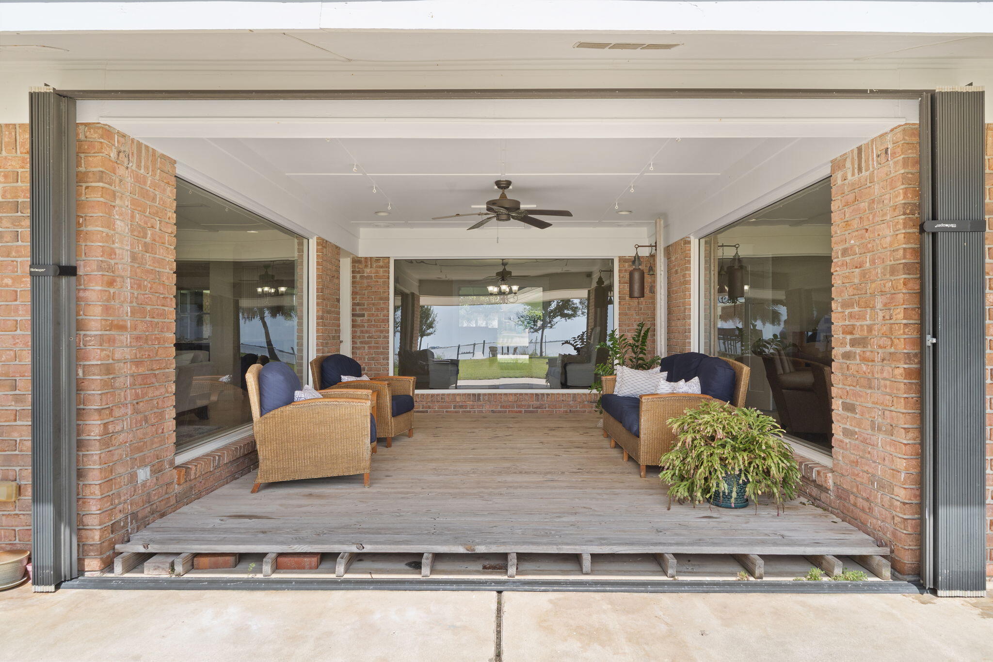 WYNNEHAVEN BEACH ESTATES - Residential