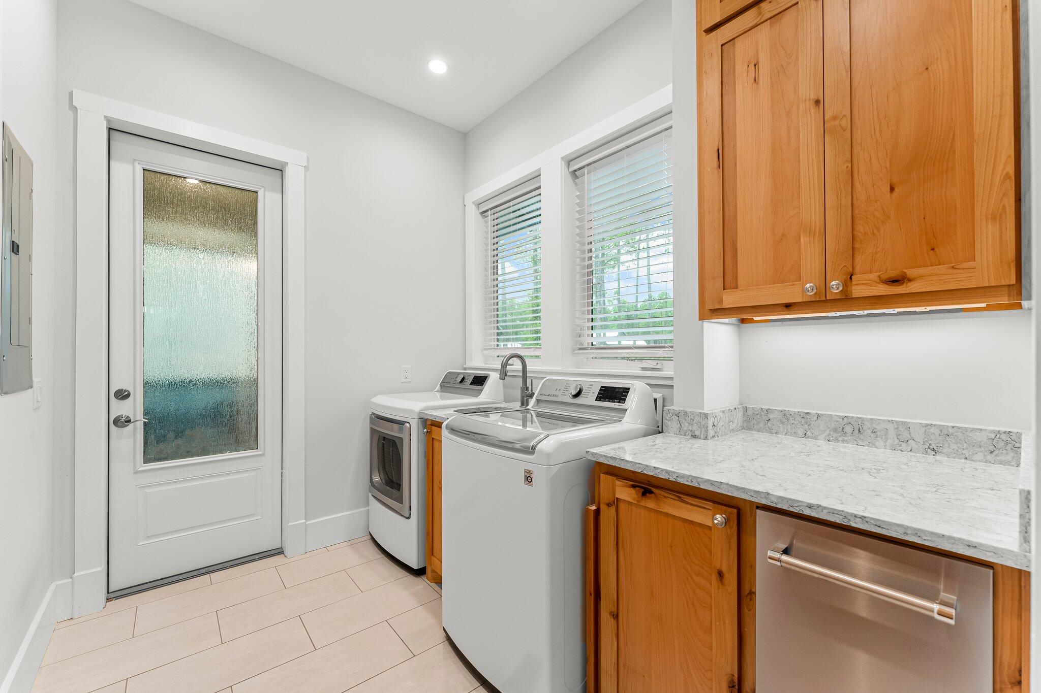 RIVERCAMPS ON CROOKED CREEK - Residential