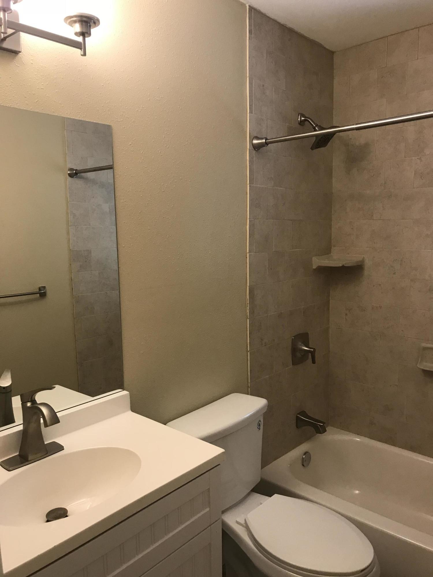 VALPARAISO PINECREST 2 - Residential Lease