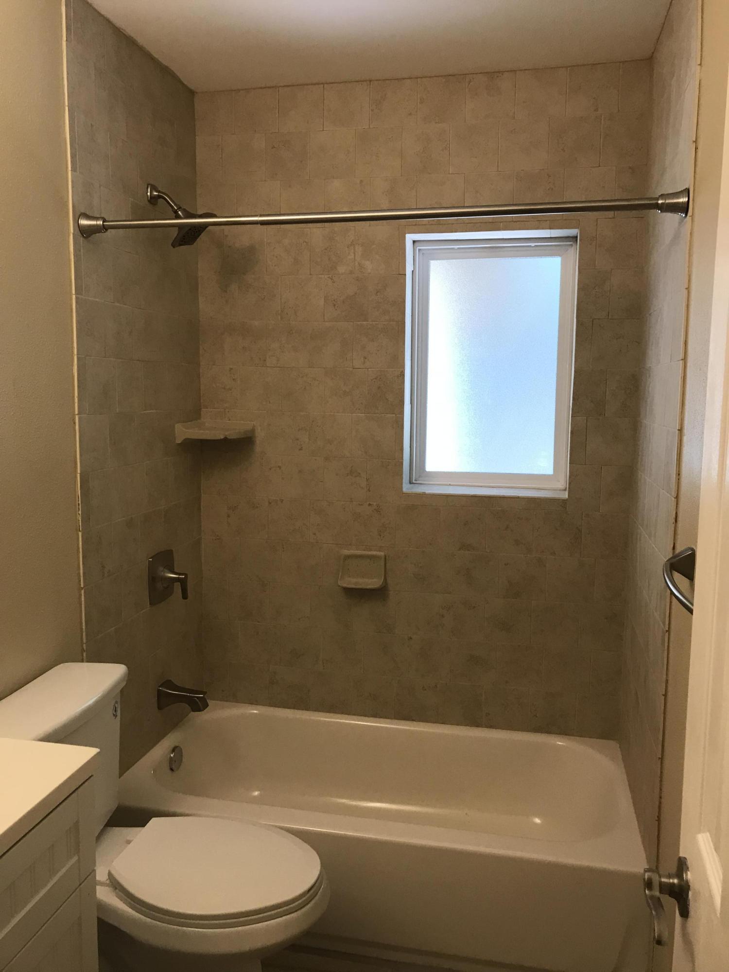 VALPARAISO PINECREST 2 - Residential Lease