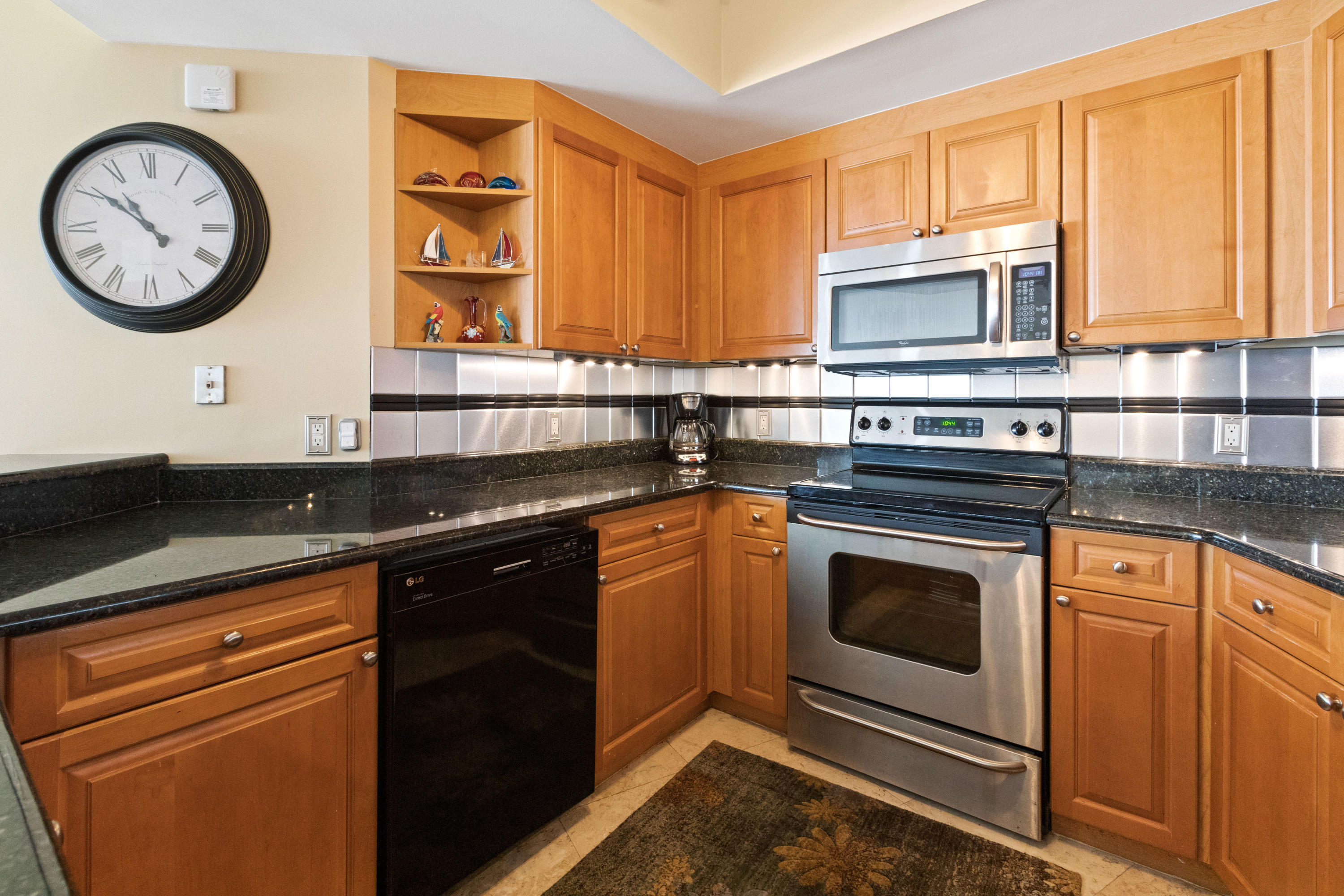 ST MAARTEN AT SILVER SHELLS - Residential