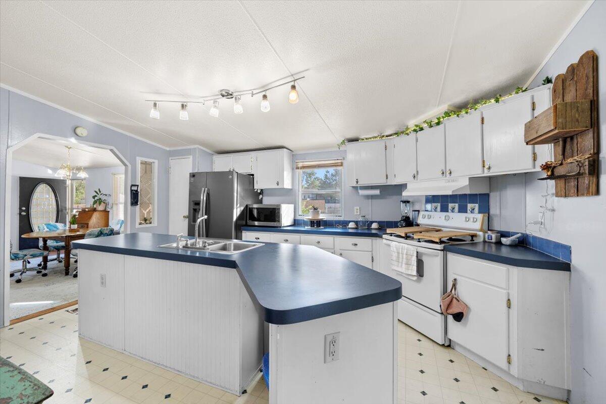 EL DORADO ESTATES - Residential