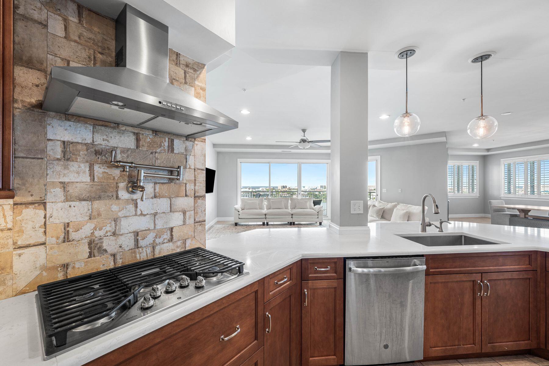GRAND HARBOR - Residential