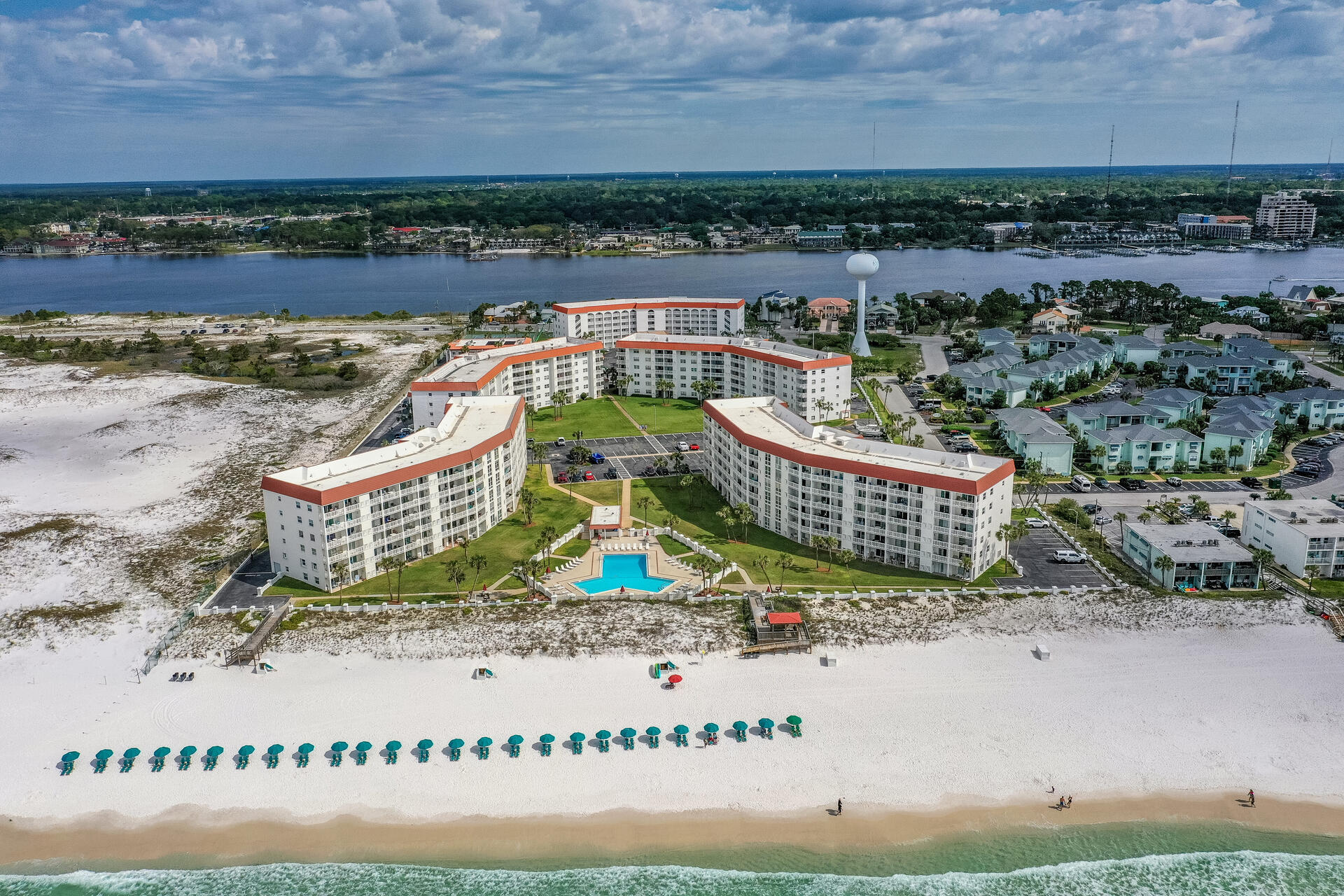 EL MATADOR CONDO - Residential