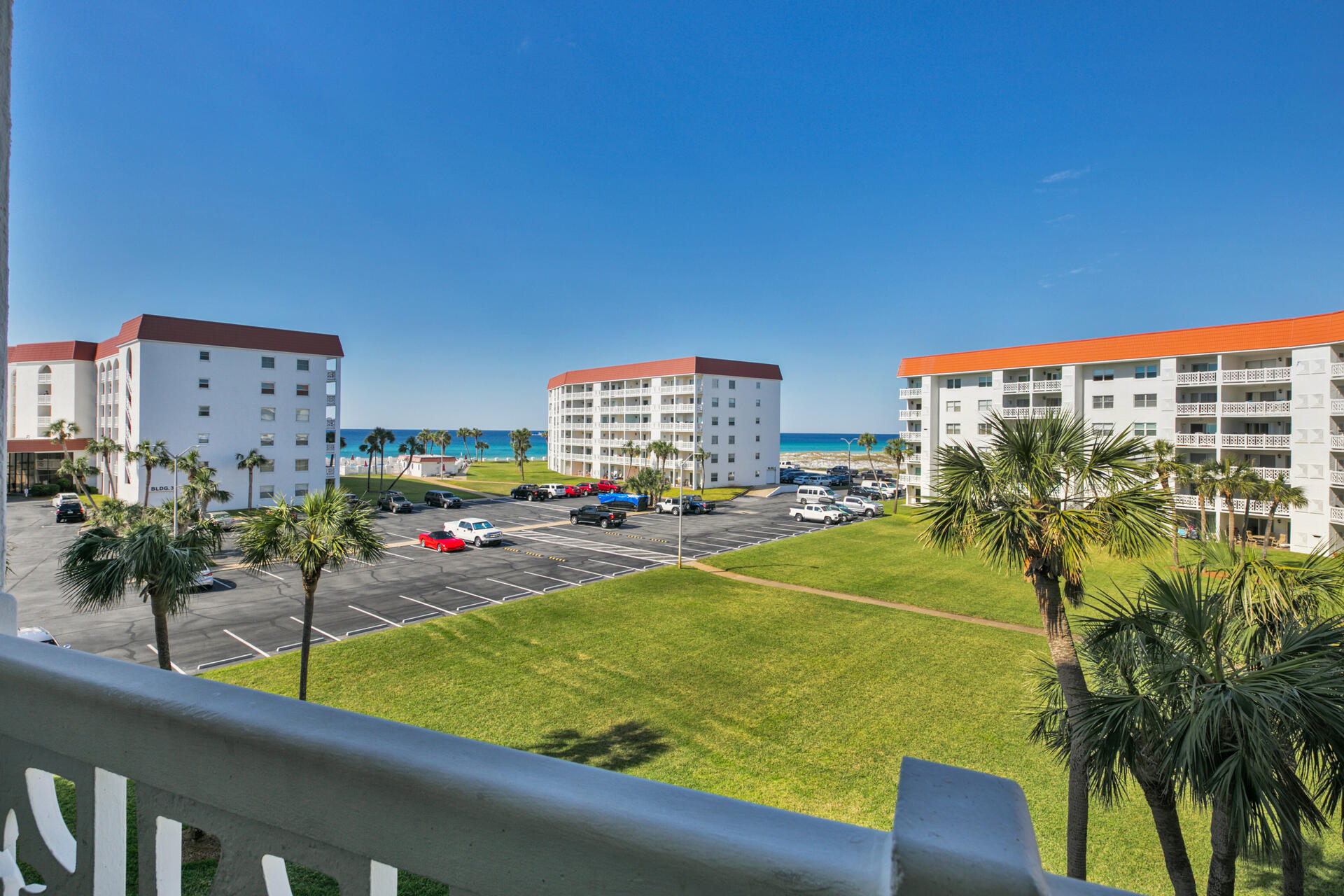 EL MATADOR CONDO - Residential