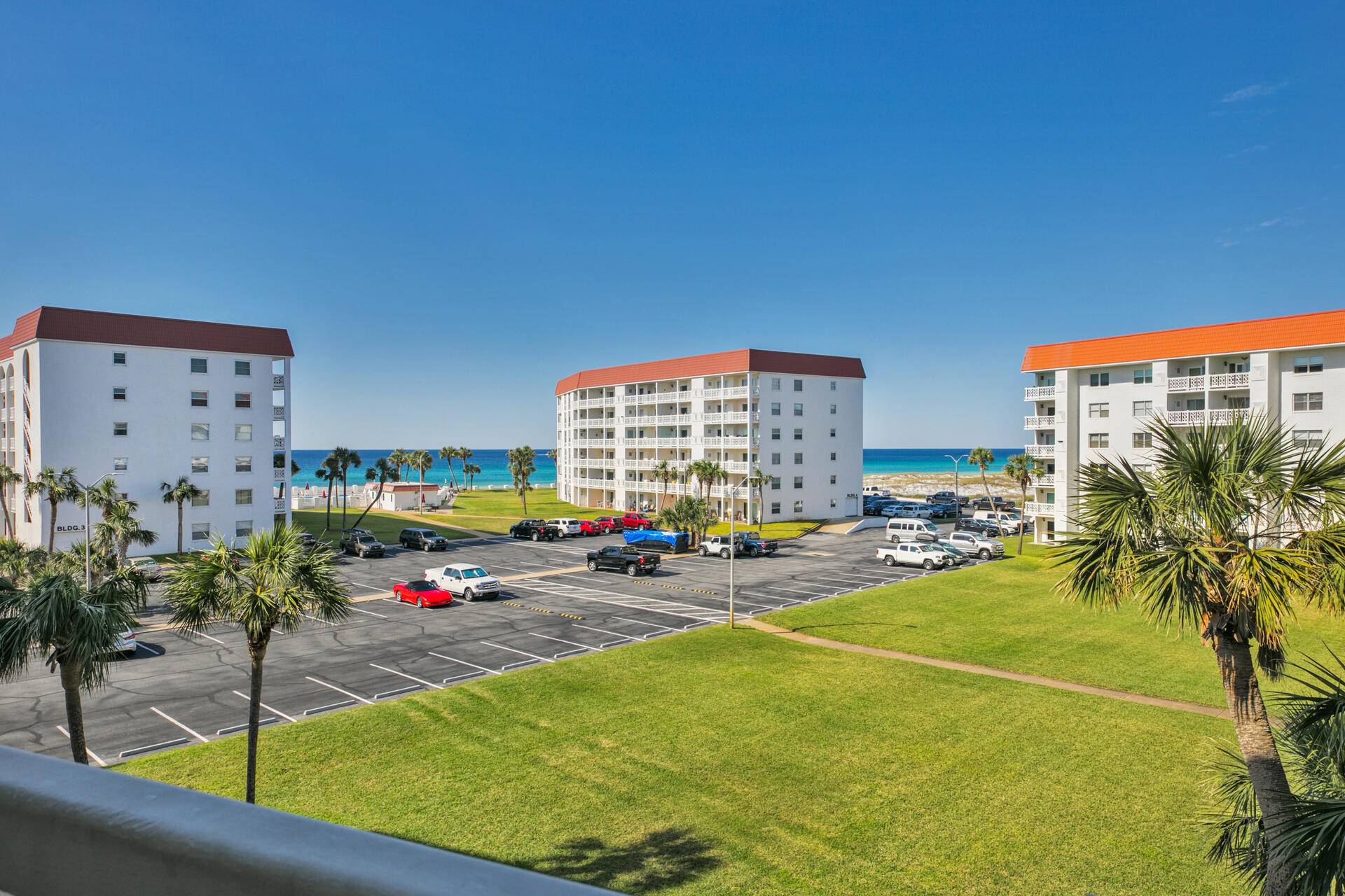 EL MATADOR CONDO - Residential