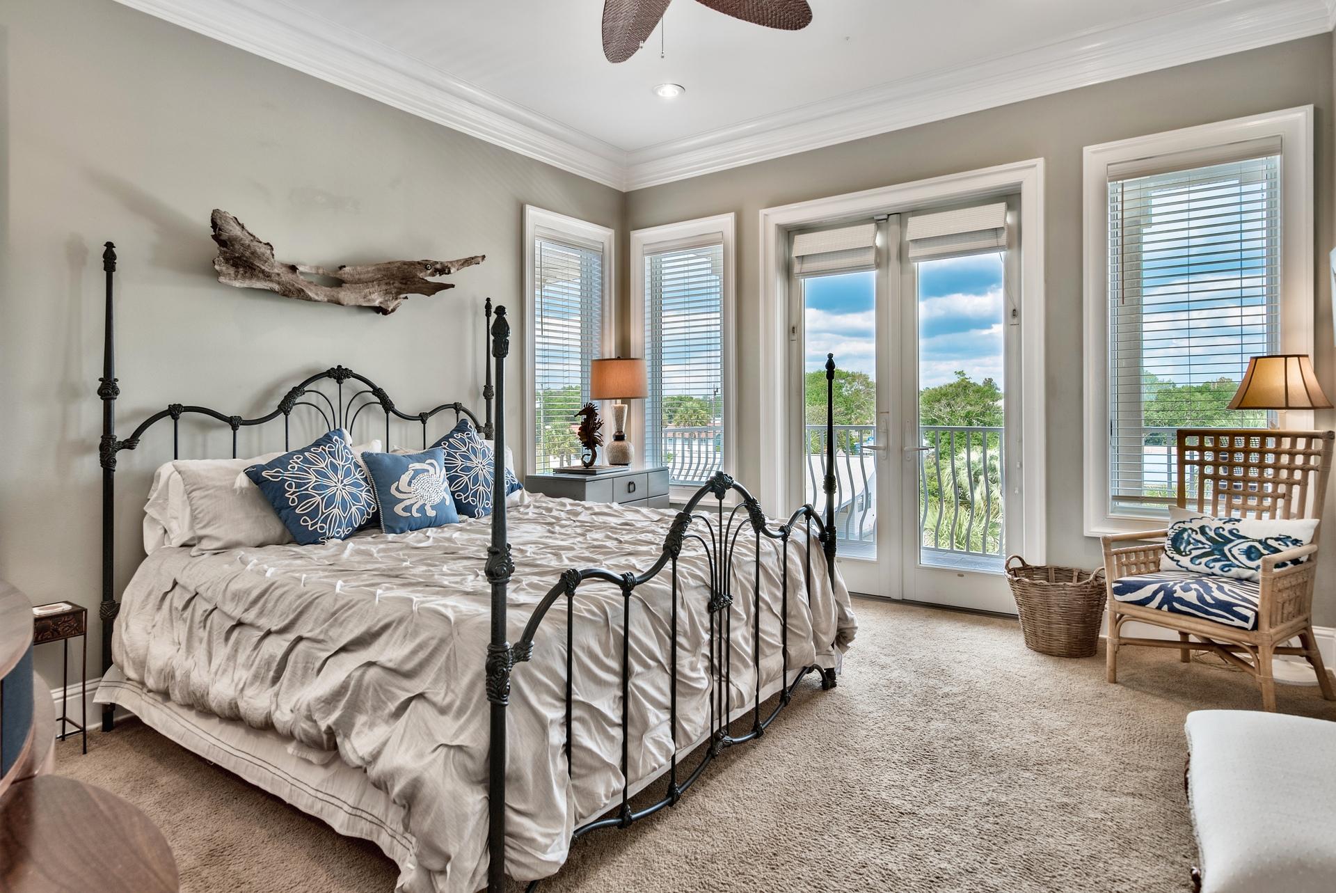 LAGUNA LEGEND TOWNHOMES - Residential