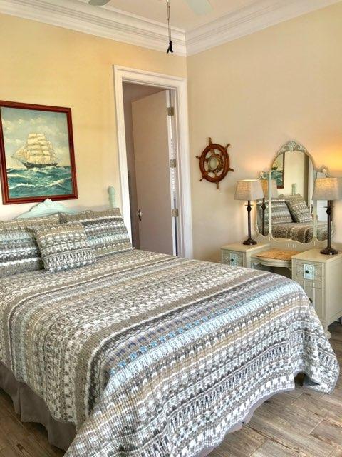 LAGUNA LEGEND TOWNHOMES - Residential