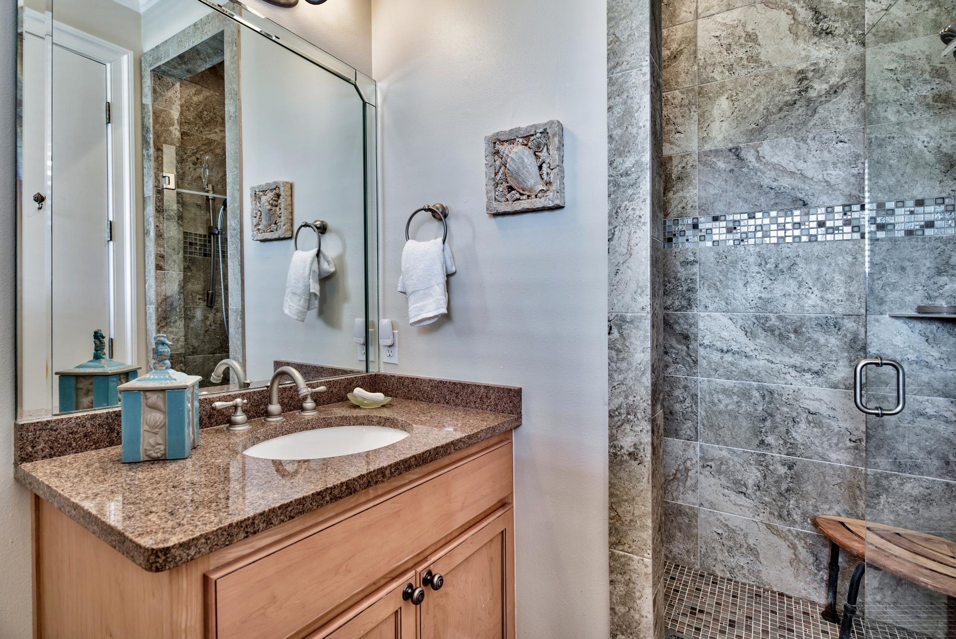 LAGUNA LEGEND TOWNHOMES - Residential