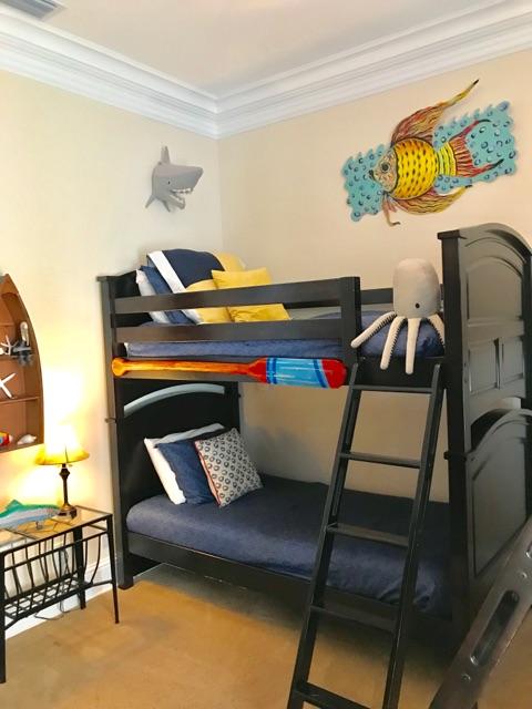 LAGUNA LEGEND TOWNHOMES - Residential