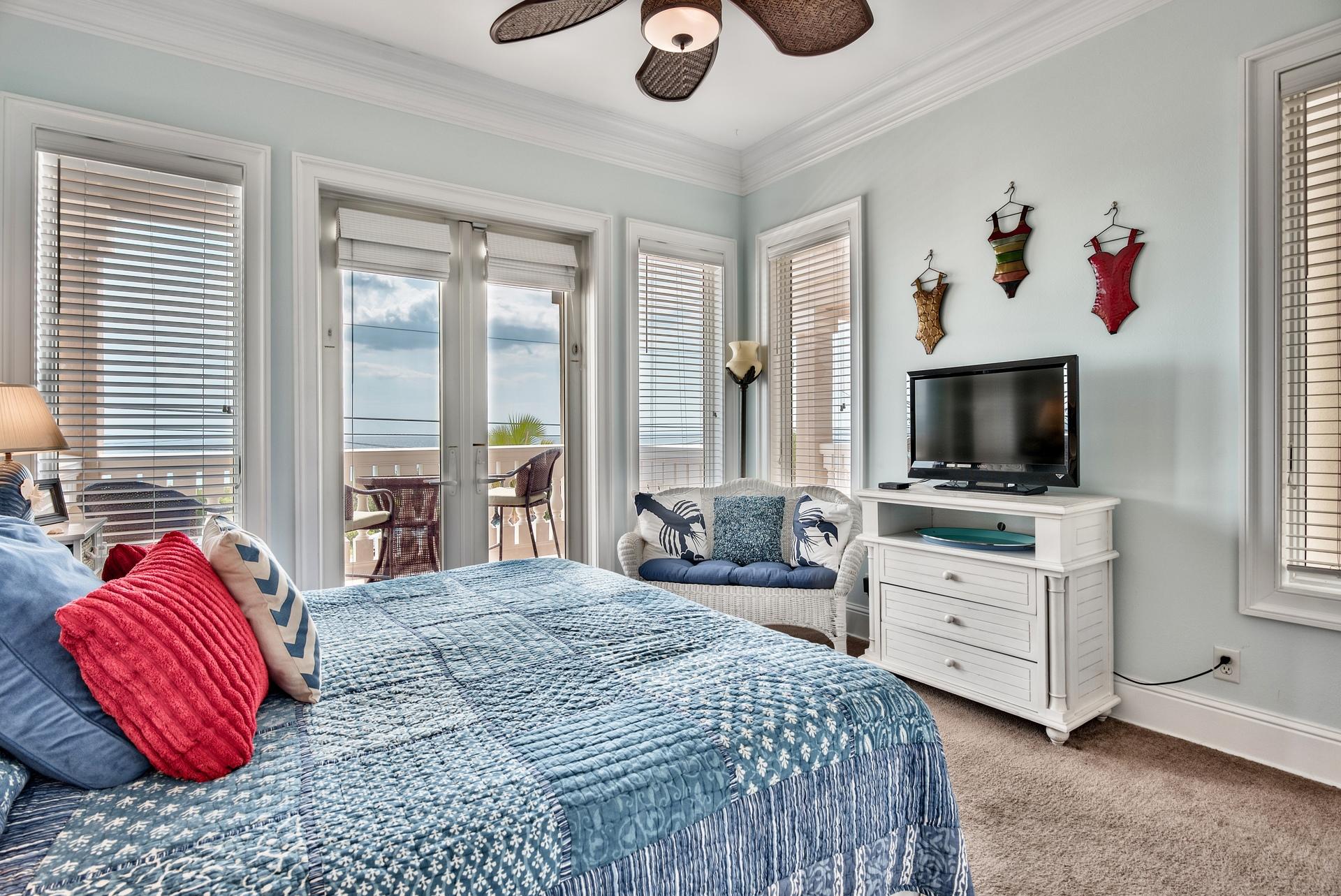 LAGUNA LEGEND TOWNHOMES - Residential