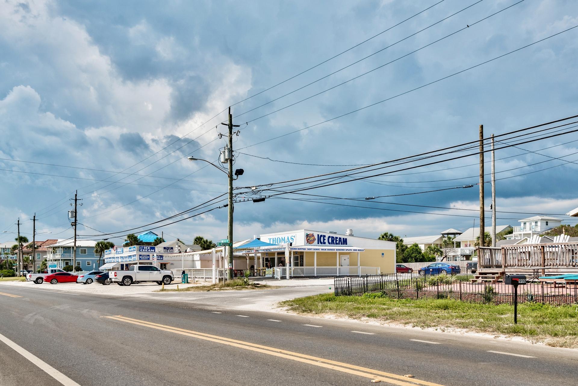 LAGUNA LEGEND TOWNHOMES - Residential
