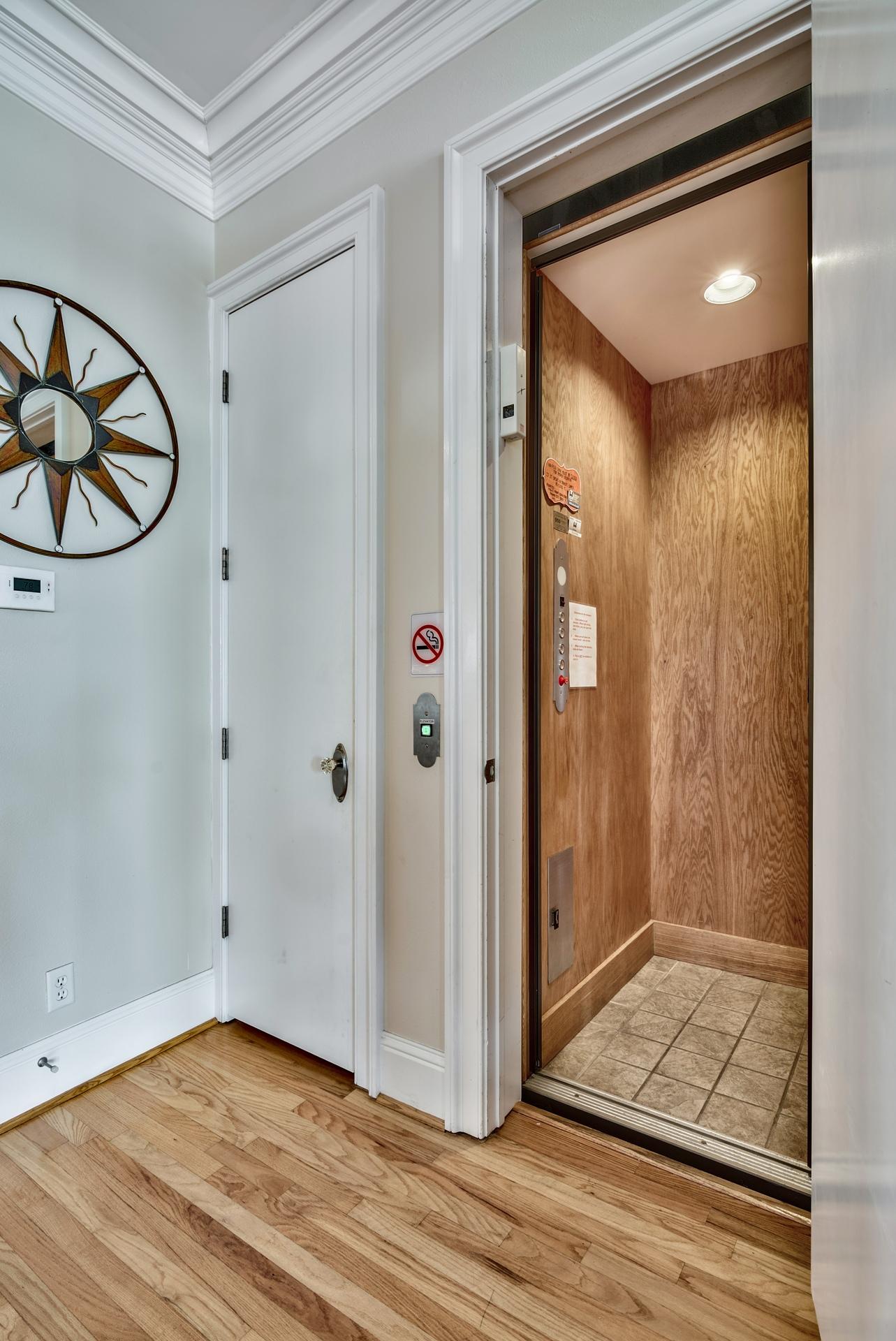 LAGUNA LEGEND TOWNHOMES - Residential