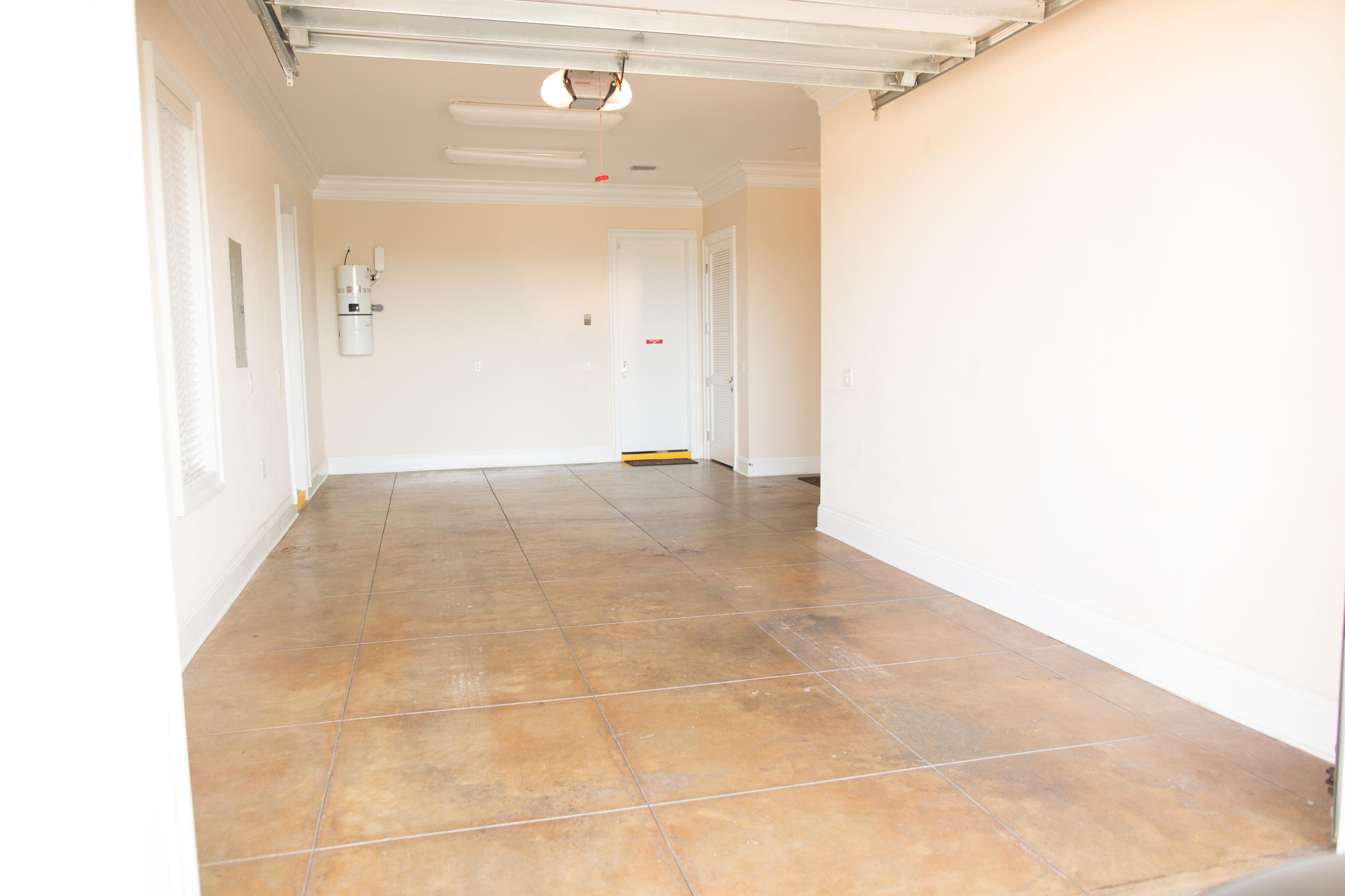 LAGUNA LEGEND TOWNHOMES - Residential