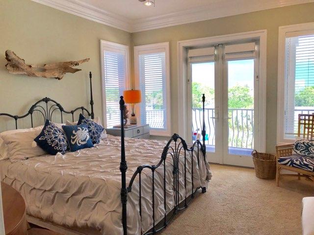 LAGUNA LEGEND TOWNHOMES - Residential