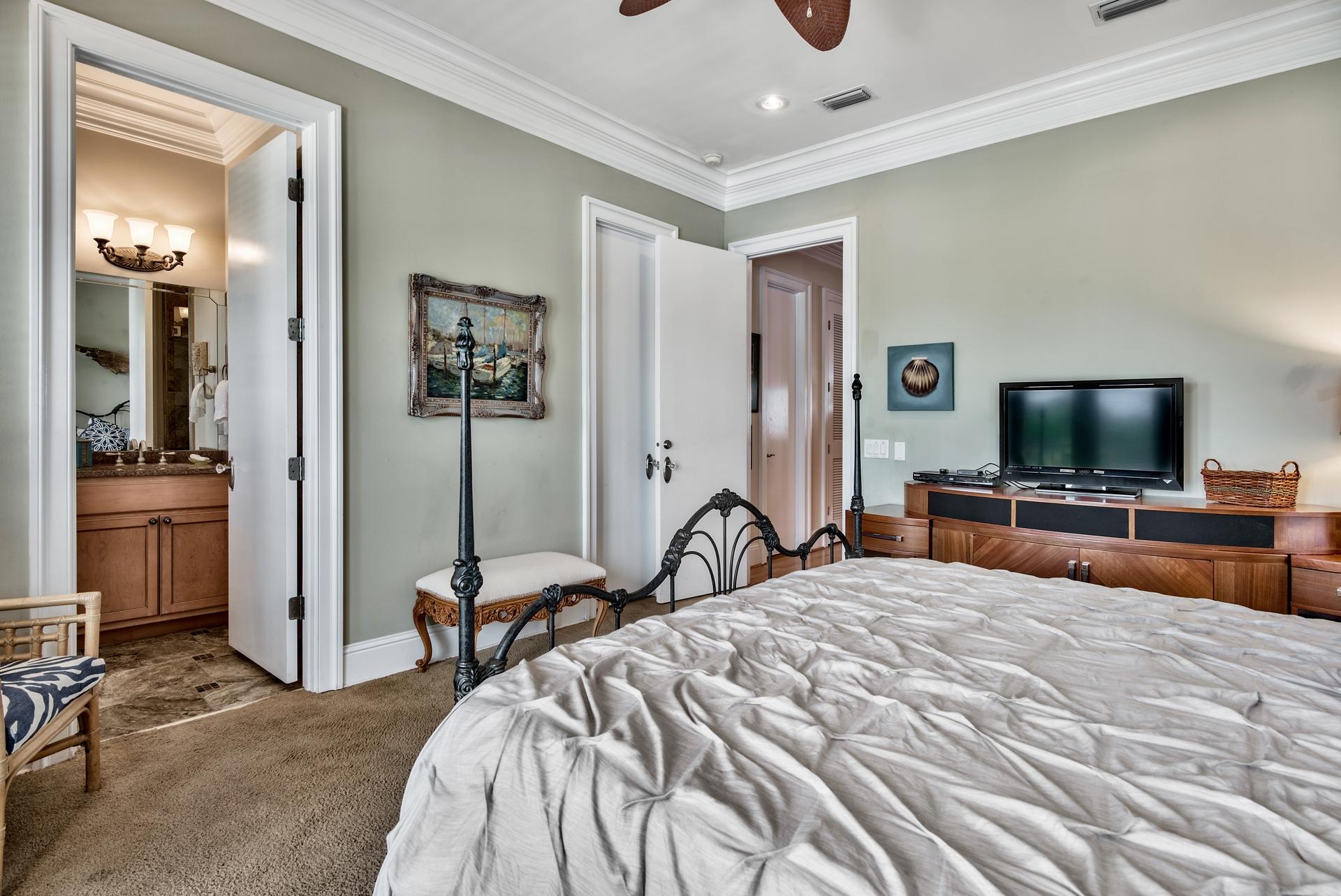 LAGUNA LEGEND TOWNHOMES - Residential