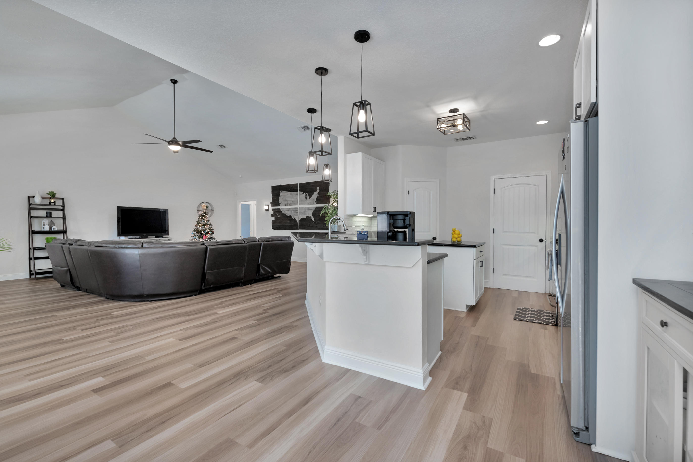 HOLLEY BY THE SEA - Residential