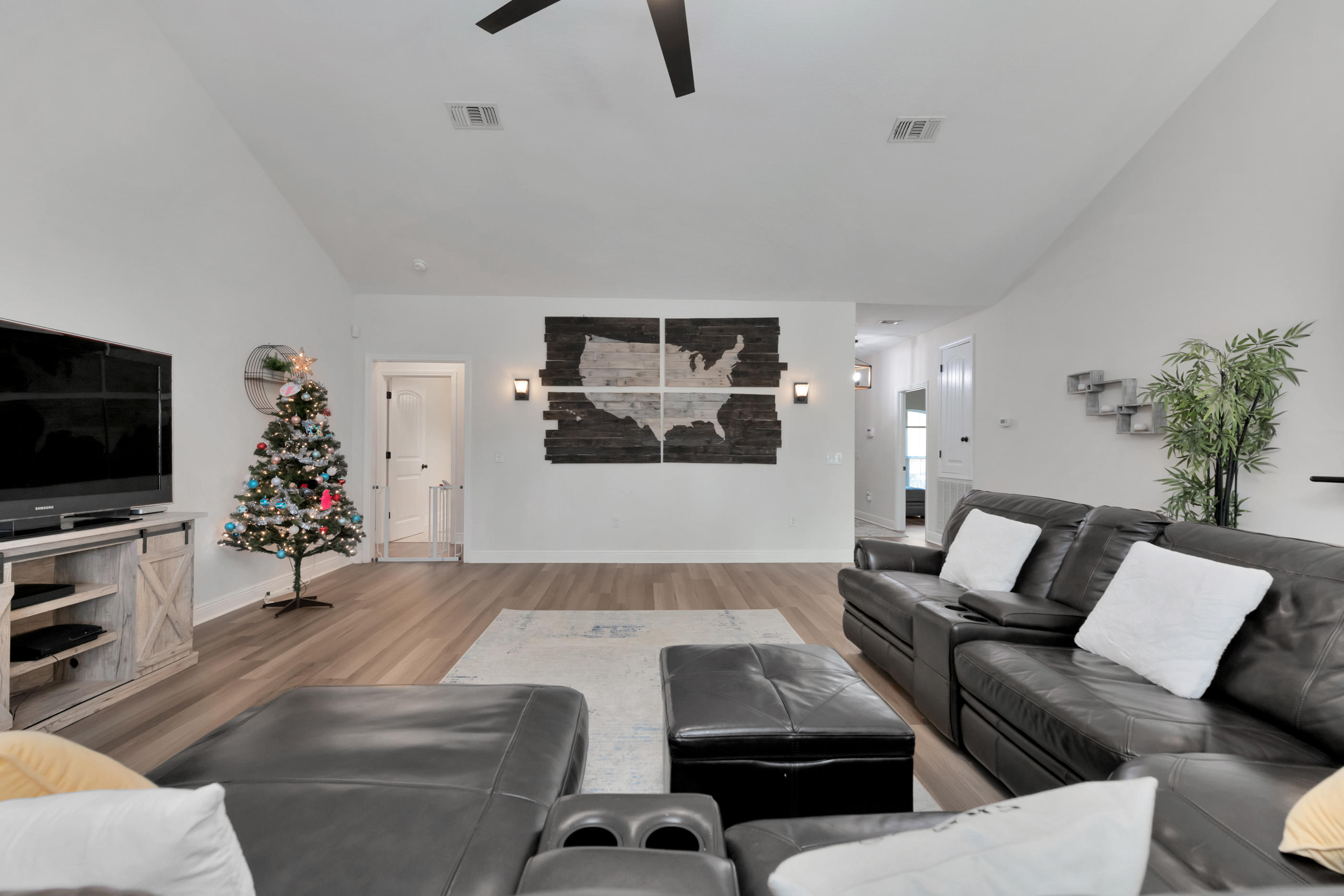 HOLLEY BY THE SEA - Residential