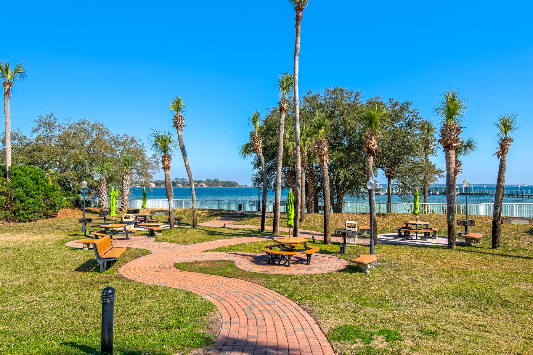 DESTIN WEST BEACH & BAY RESORT-GULFSIDE - Residential