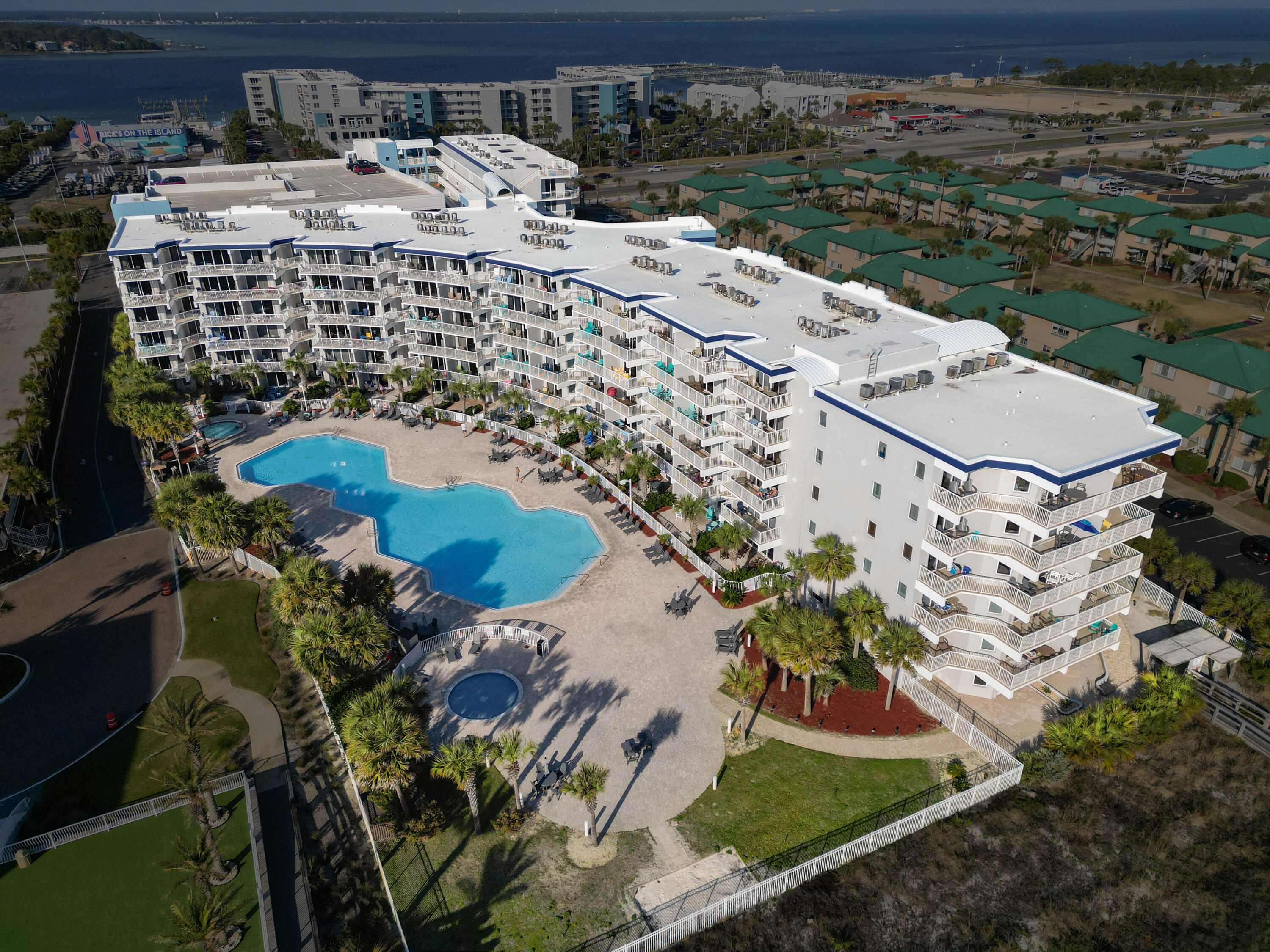 DESTIN WEST BEACH & BAY RESORT-GULFSIDE - Residential