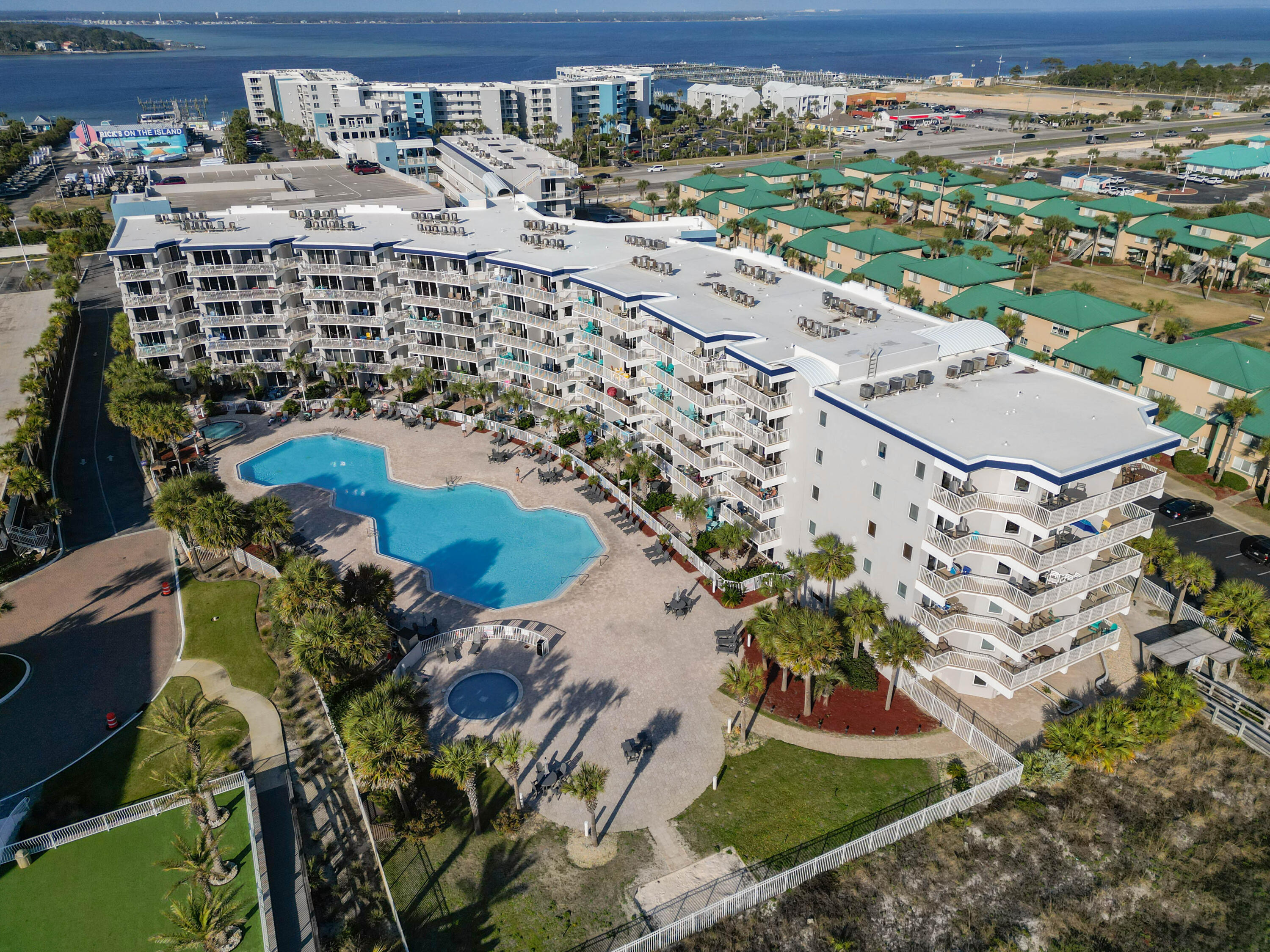 DESTIN WEST BEACH & BAY RESORT-GULFSIDE - Residential